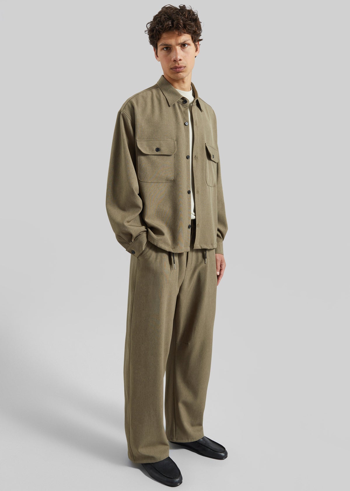 Alessio Straight Trousers - Olive β view 3 of 9