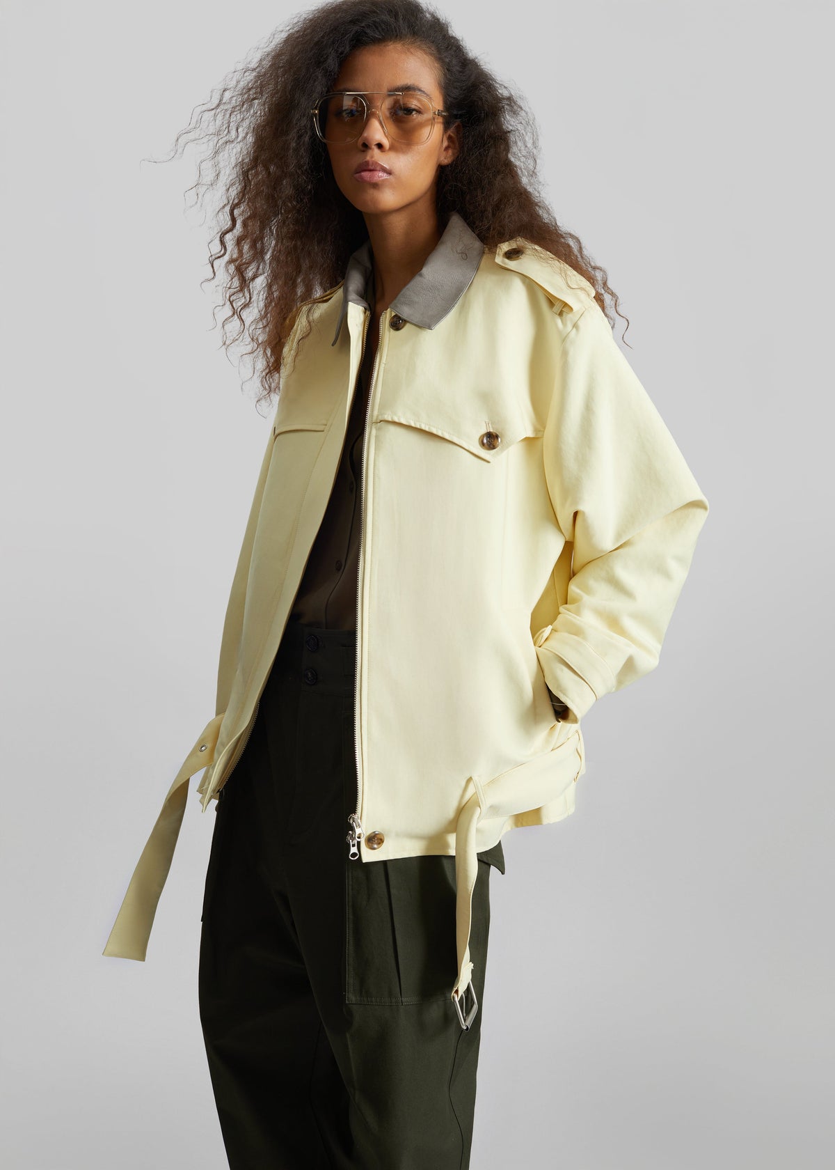 Alleray Short Trench - Yellow β view 2 of 9