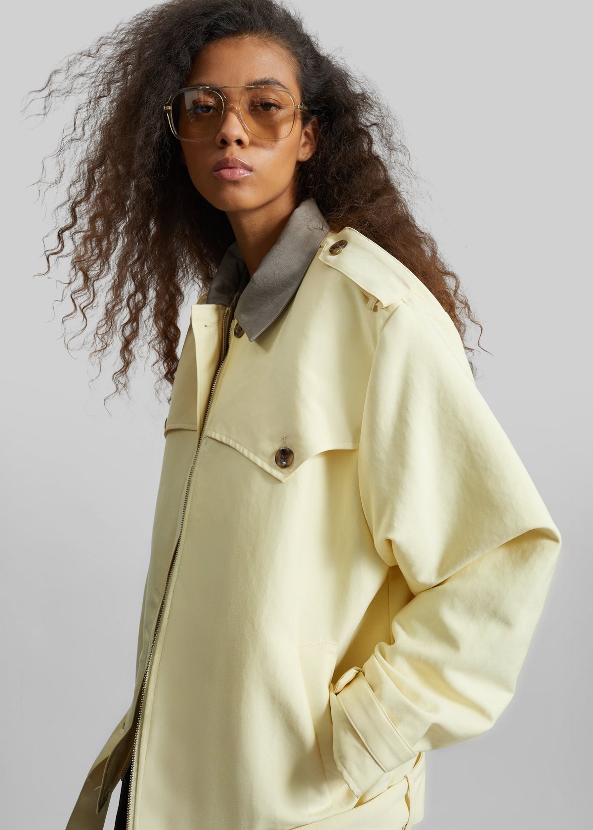 Alleray Short Trench - Yellow β view 5 of 9