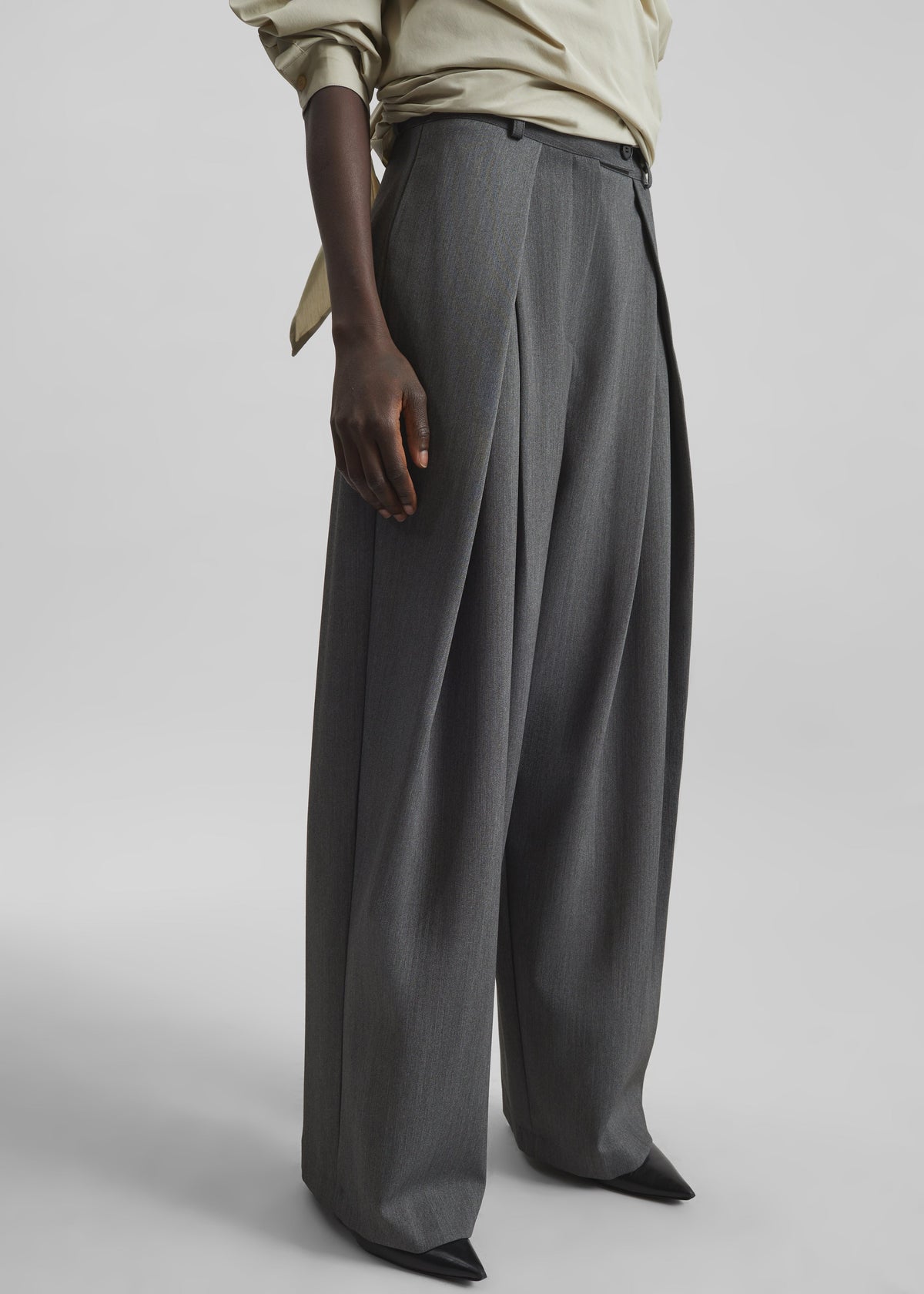 Avray Pleated Trousers - Grey β view 5 of 7