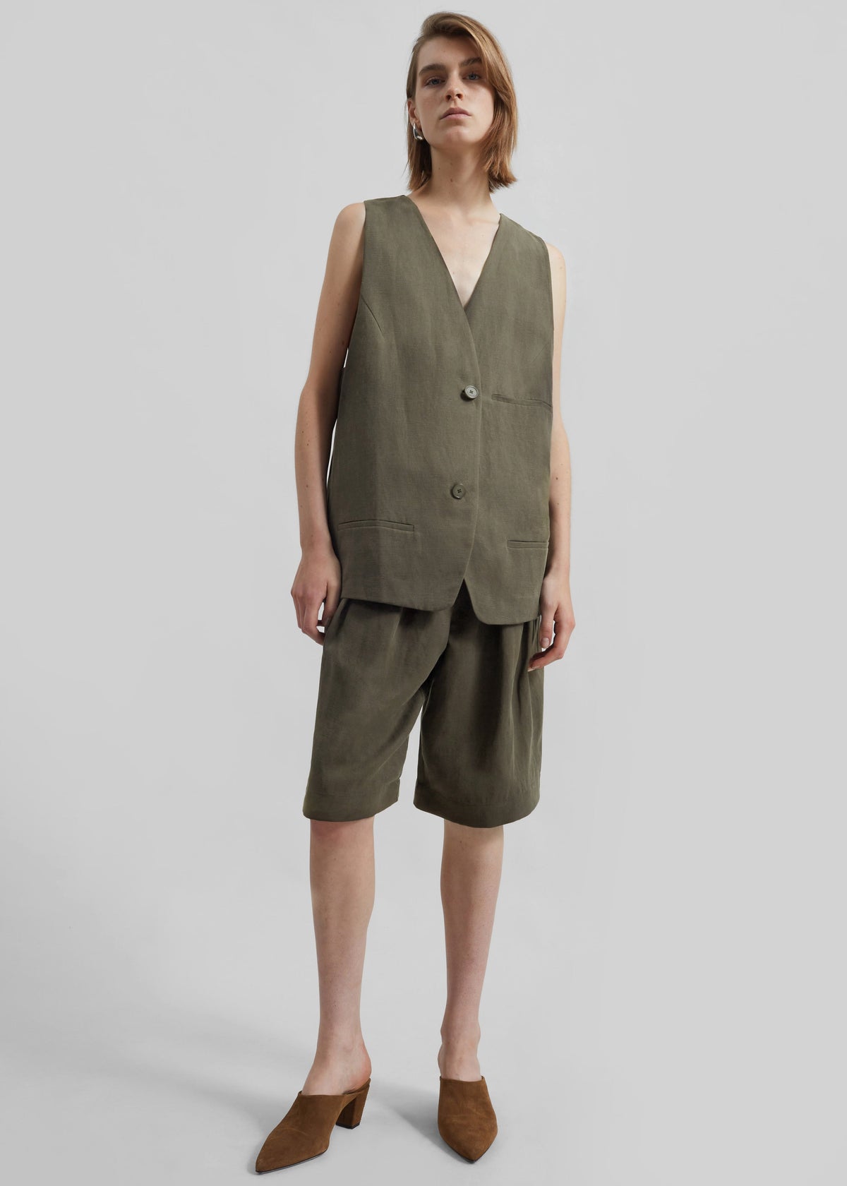 Bilbao Pleated Linen Bermuda Shorts - Khaki β view 7 of 9