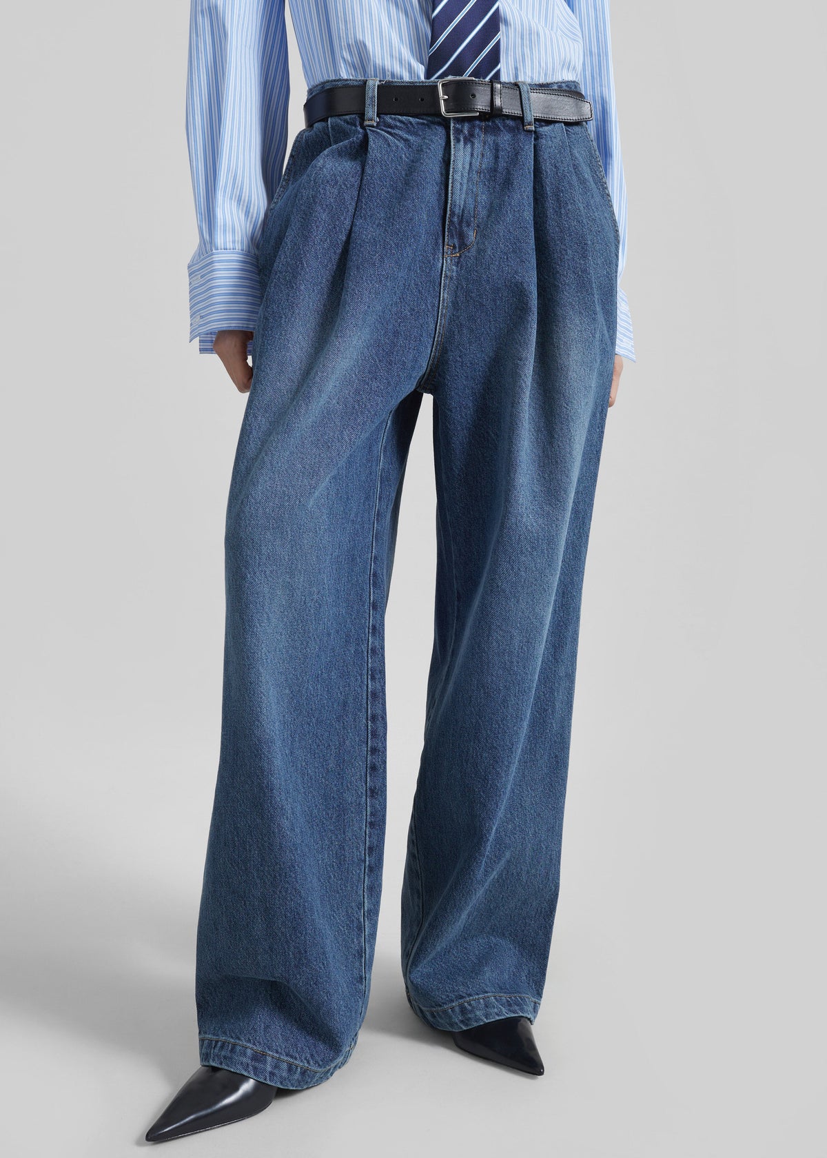 Buxton Pleated Wide Jeans - Medium Wash β view 2 of 8