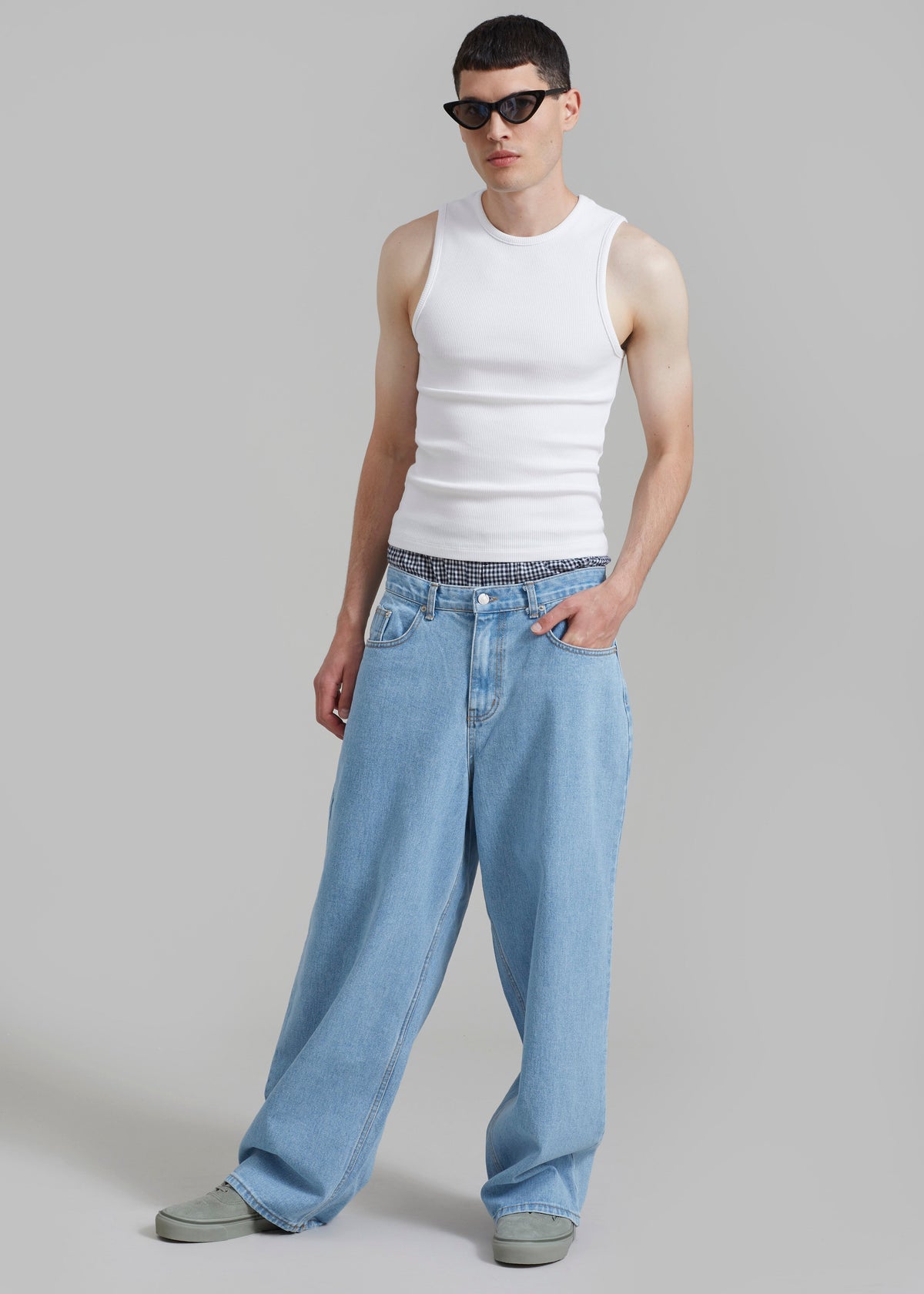 Connor Jeans - Worn Wash β view 3 of 9