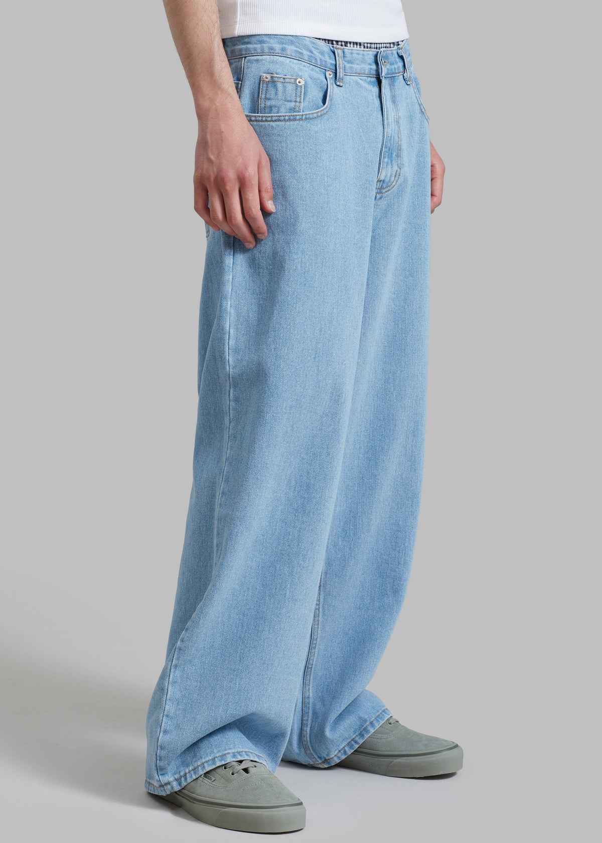 Connor Jeans - Worn Wash β view 4 of 9
