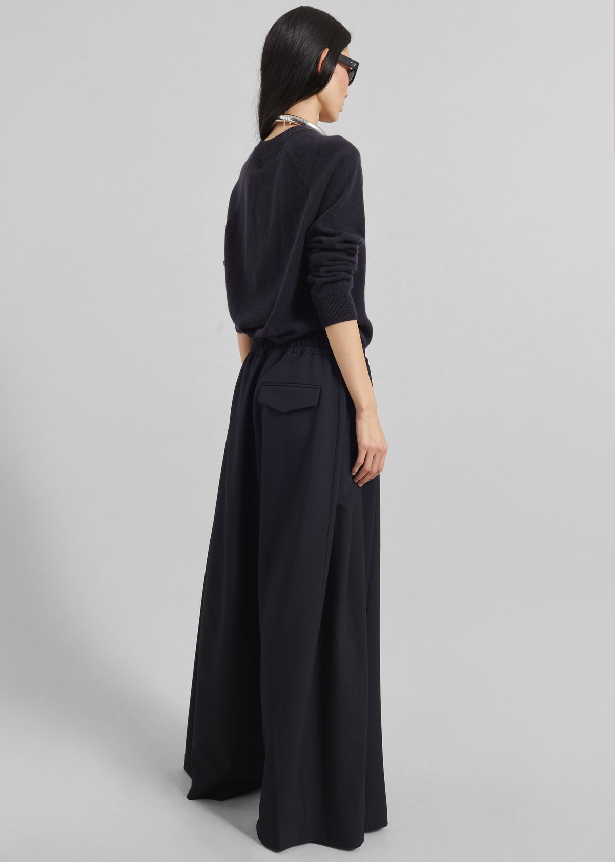 Corlen Pleated Wide Pants - Dark Navy β view 8 of 9