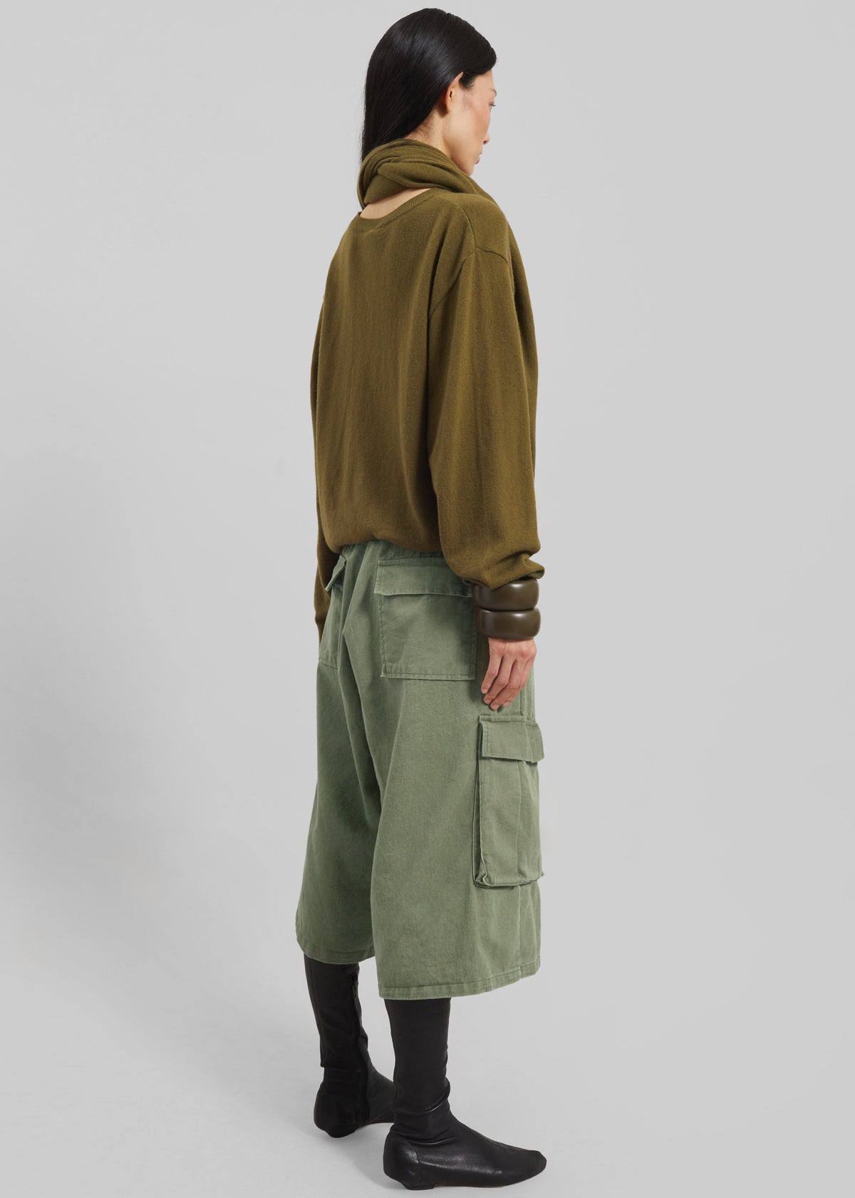 Dorva Cargo Bermuda Shorts - Pale Olive β view 10 of 11