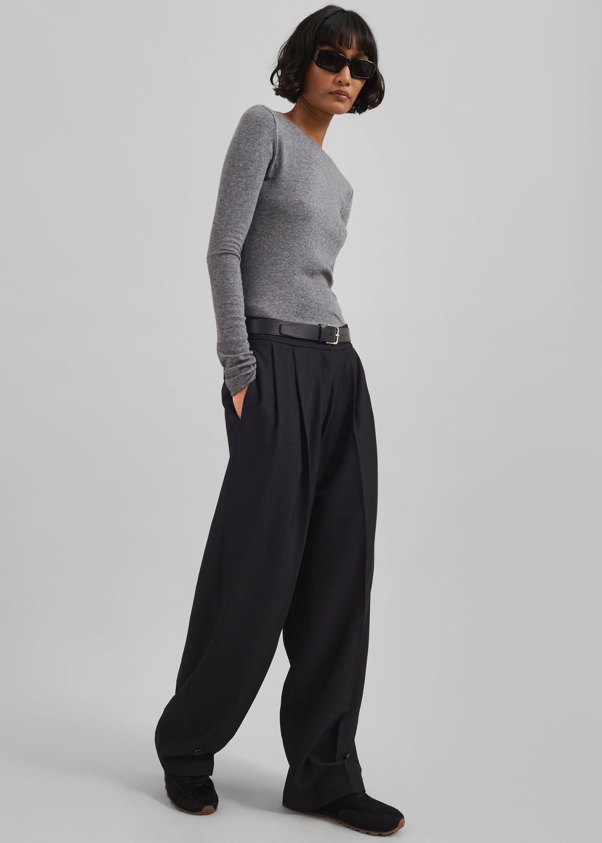 Doyer Pleated Trousers - Black β view 1 of 9