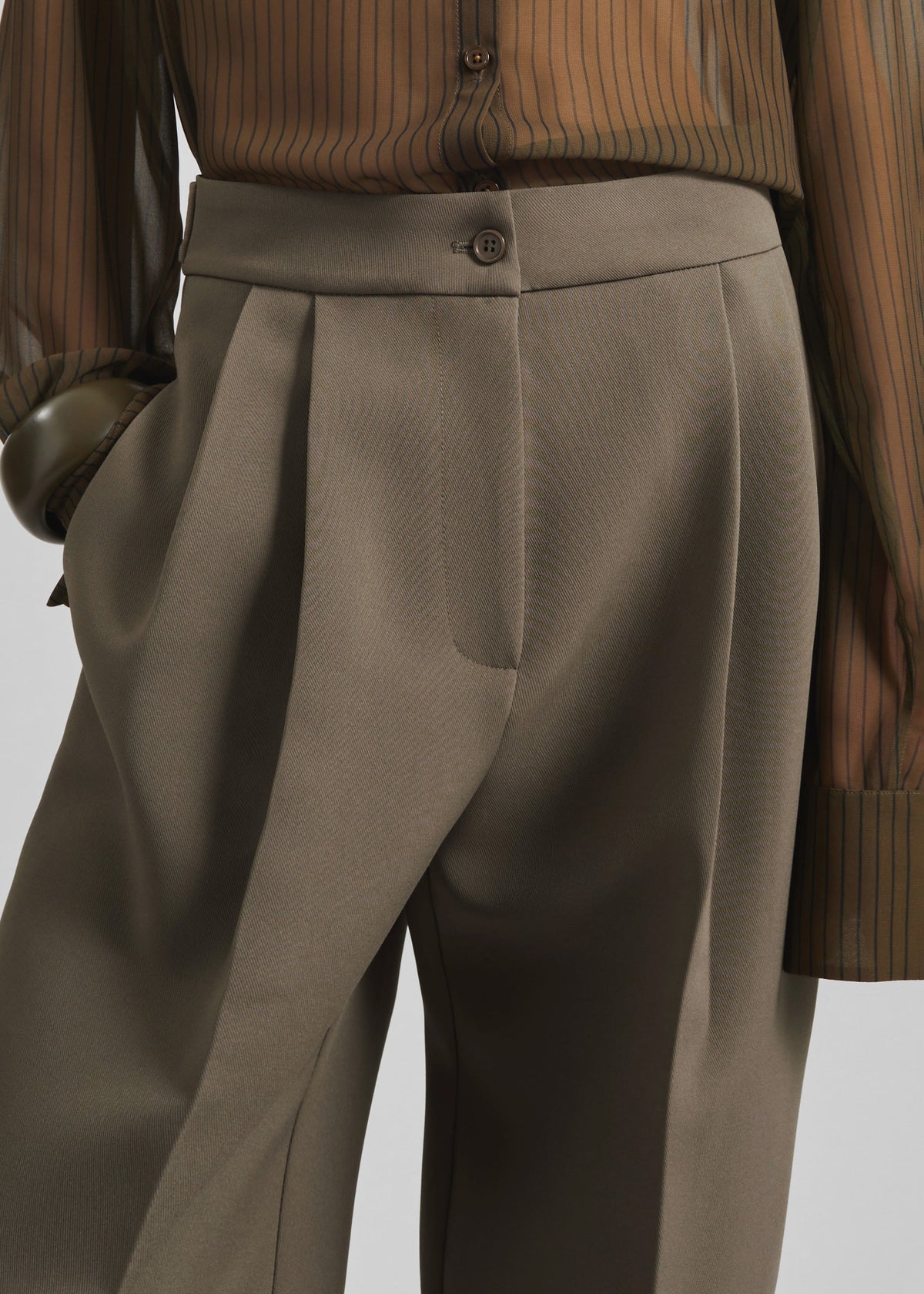 Doyer Pleated Trousers - Moss Green β view 4 of 8