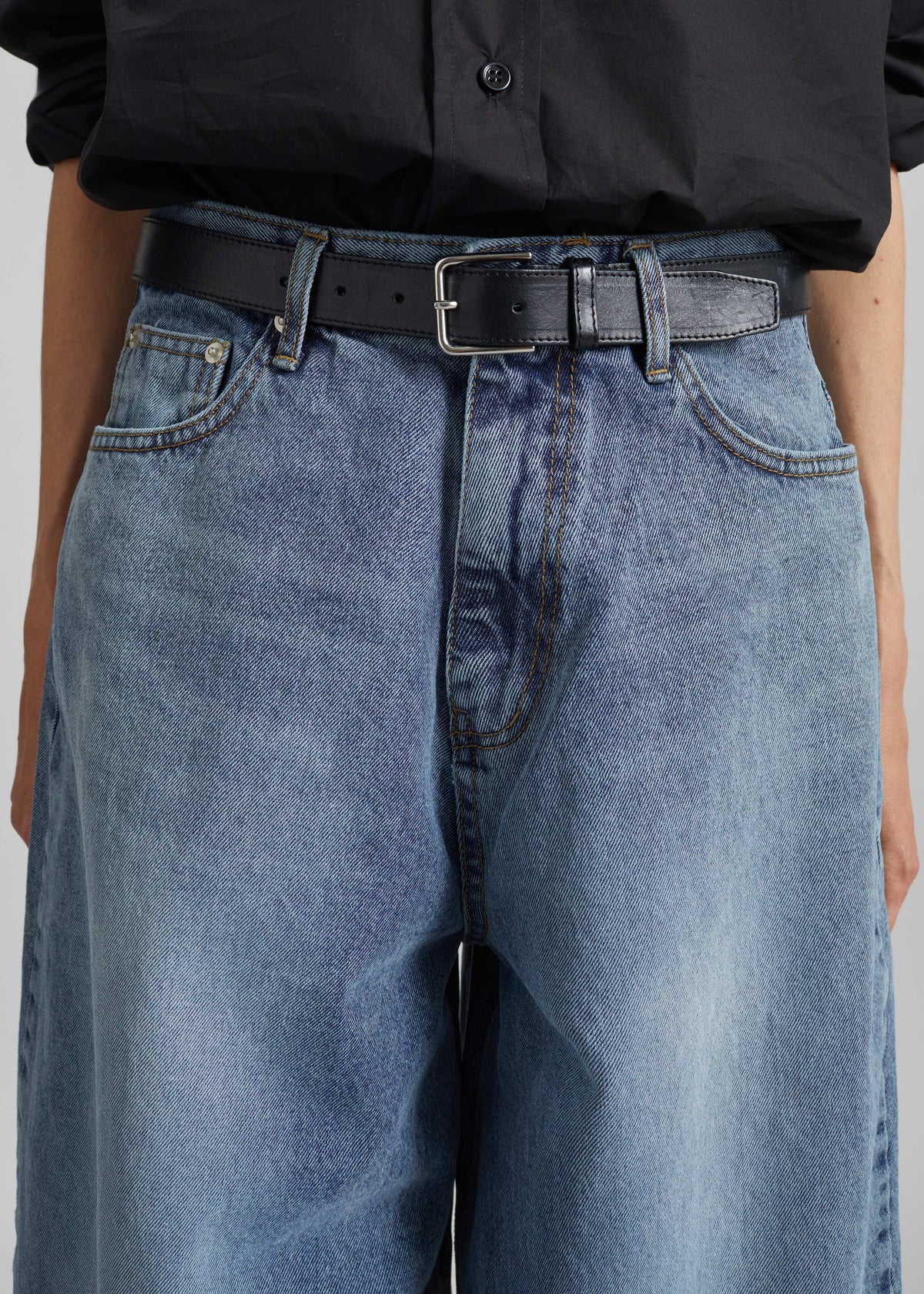 Elga Barrel Leg Jeans - Medium Wash β view 3 of 9