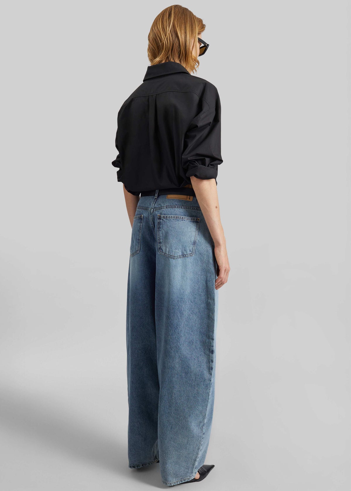 Elga Barrel Leg Jeans - Medium Wash β view 8 of 9