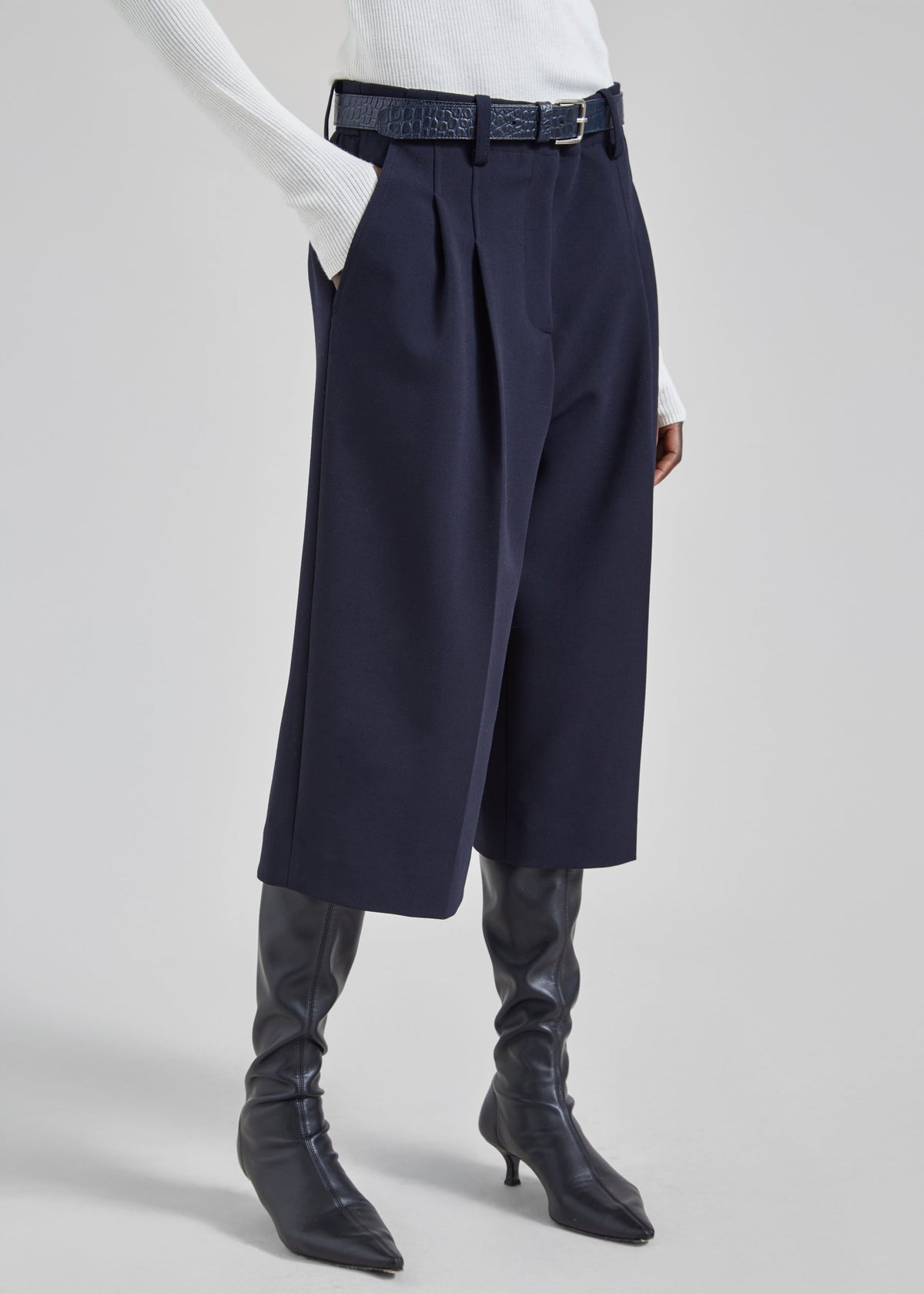 Gio Wool Pleated Bermuda Shorts - Navy β view 4 of 7