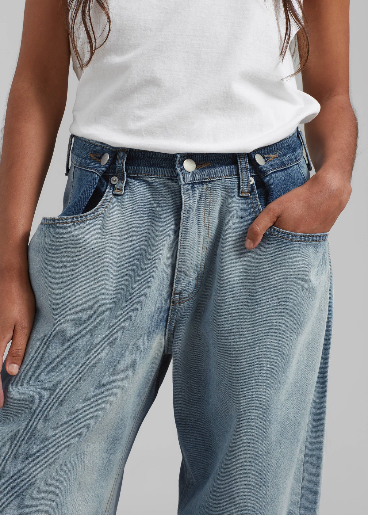 Hayla Contrast Denim Pants - Light Wash/Blue β view 3 of 10
