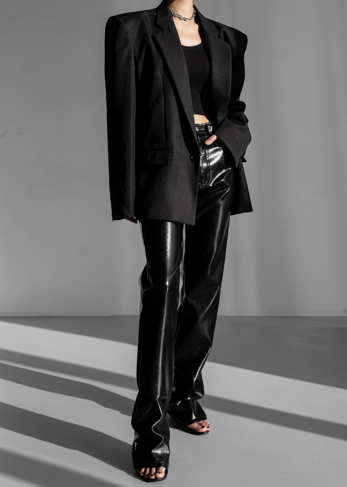Jun Blazer - Black β view 8 of 11