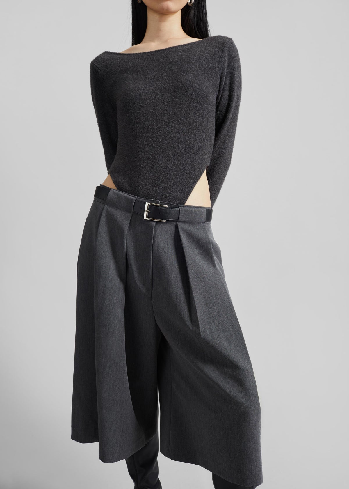 Kalvo Belted Bermuda Shorts - Dark Grey β view 4 of 9