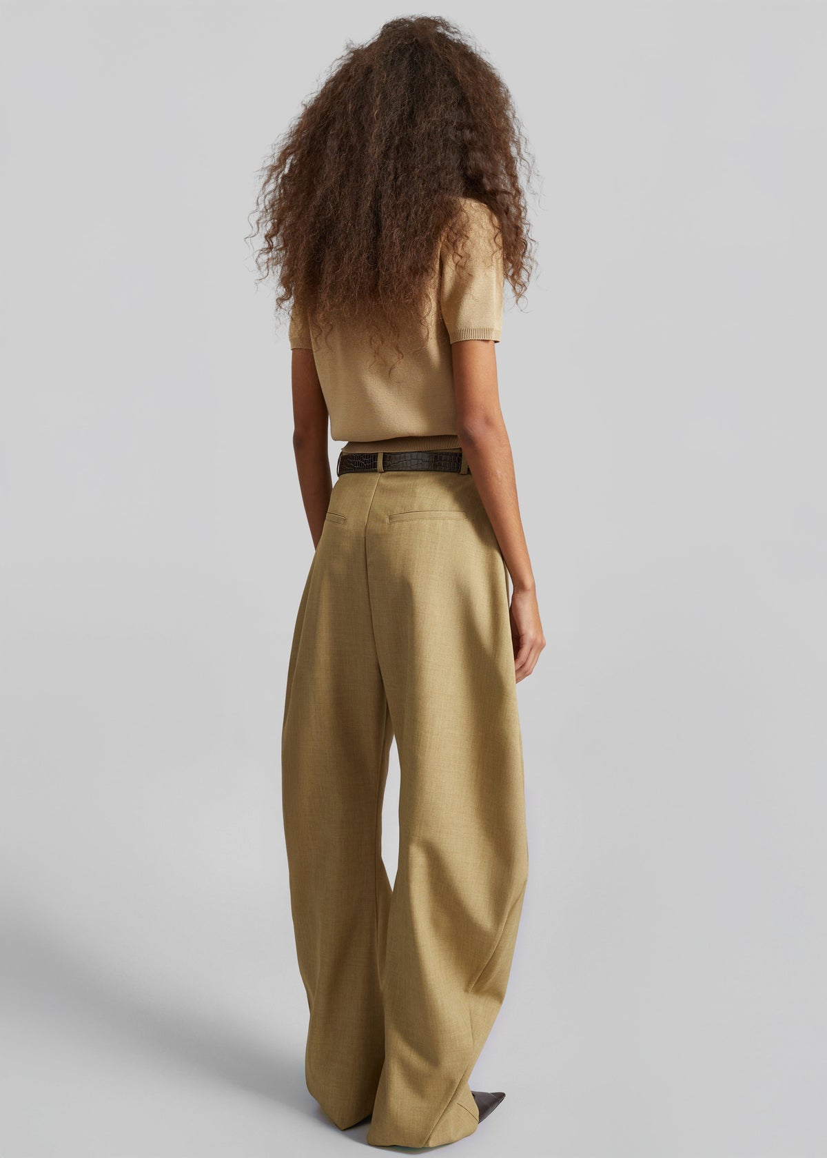 Keasden Barrel Leg Trousers - Camel β view 9 of 10