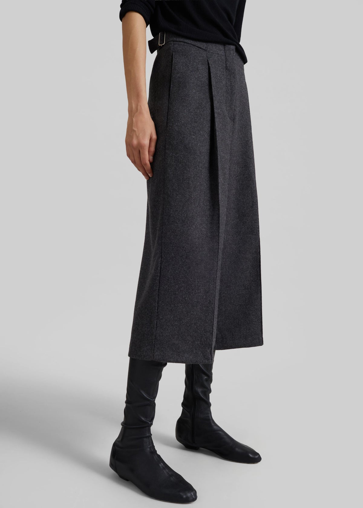 Leher Tailored Wool Culottes - Charcoal β view 7 of 10