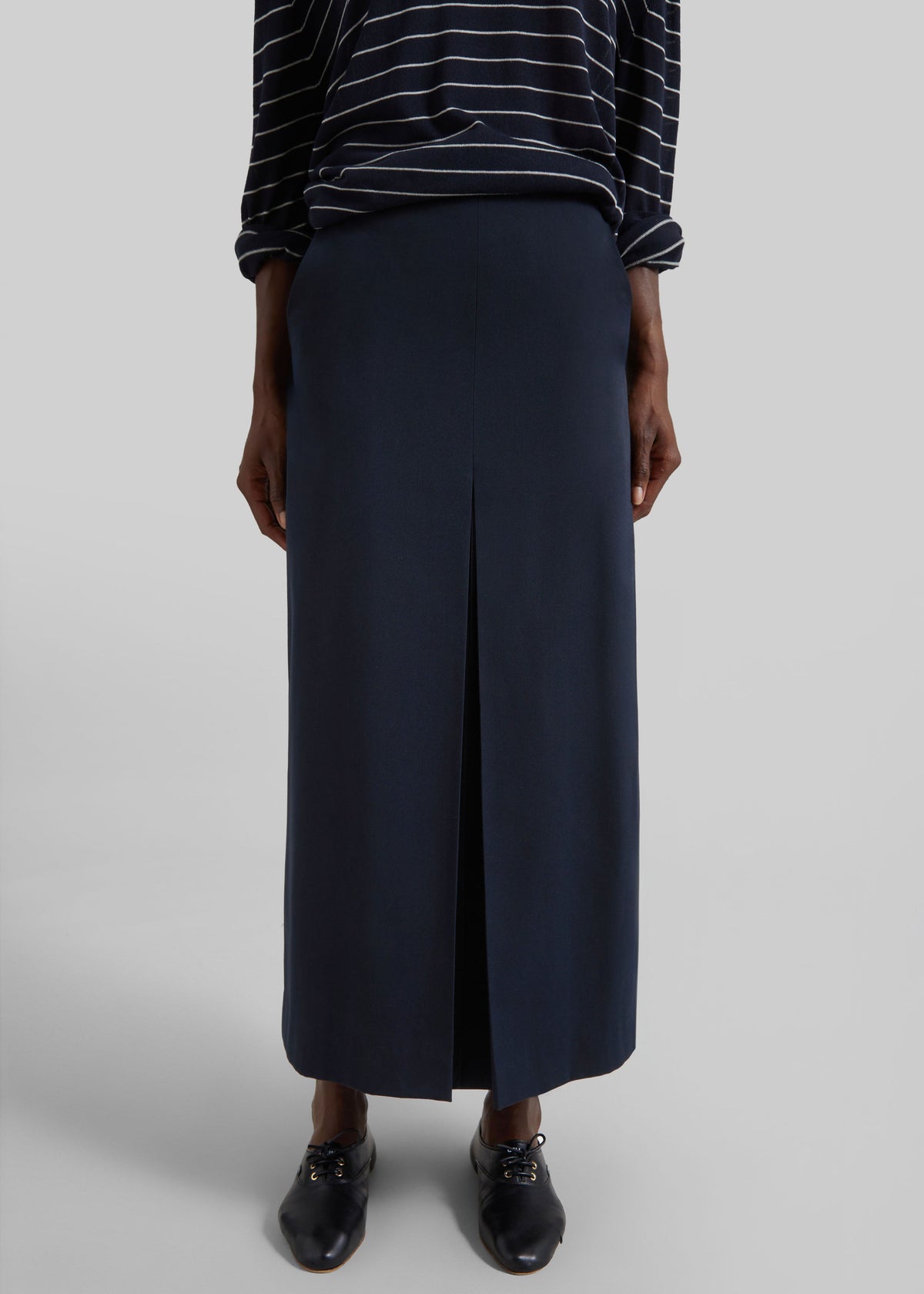 Lisle Front Slit Pencil Skirt - Navy β view 4 of 7