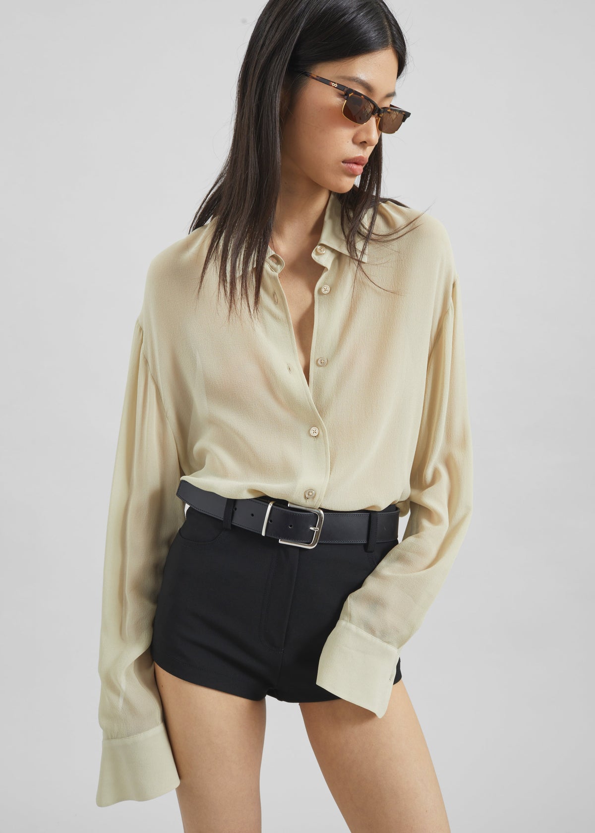 Loen Hot Pants - Black β view 4 of 8