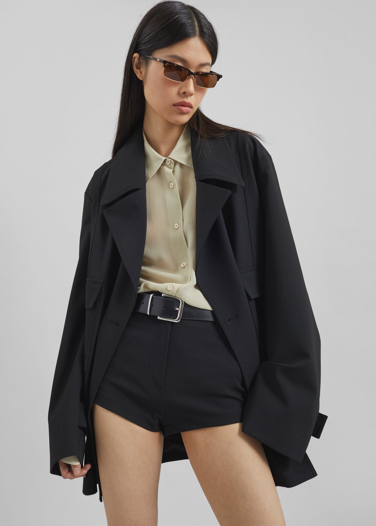 Loen Hot Pants - Black β view 5 of 8