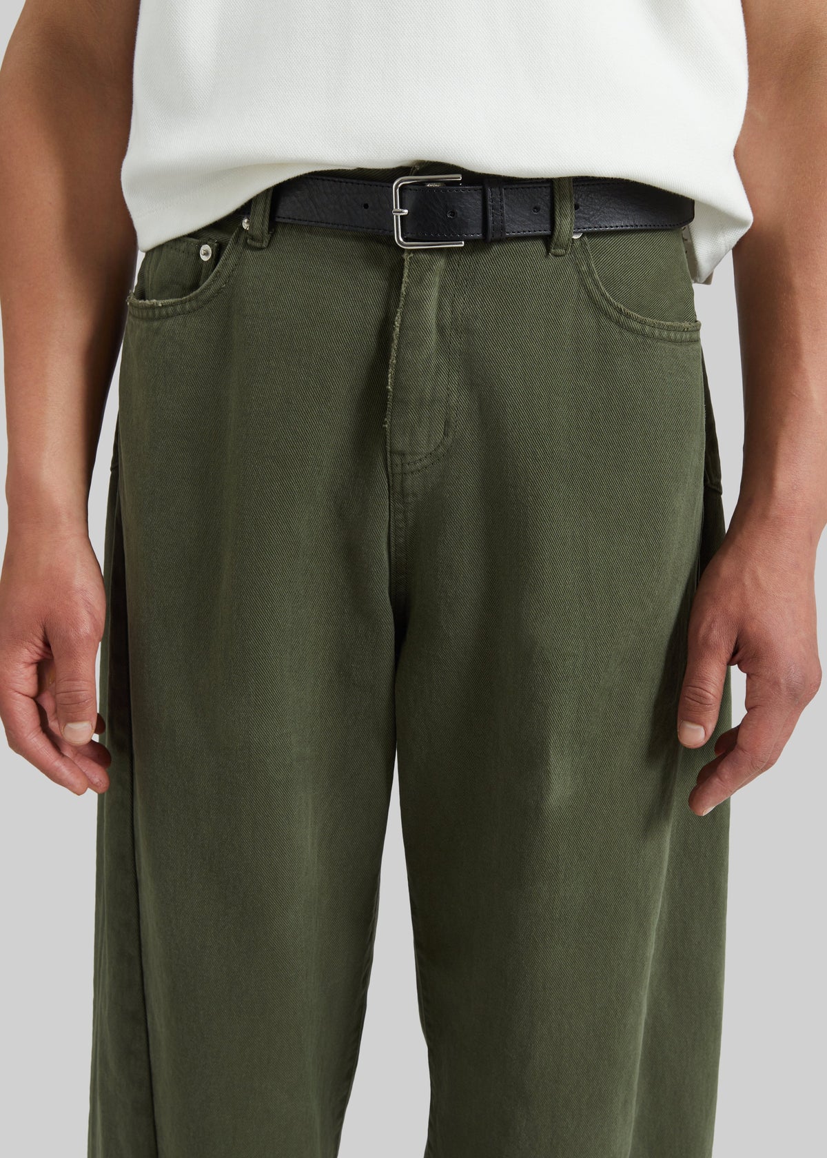 Mareil Barrel Leg Jeans - Olive β view 4 of 7