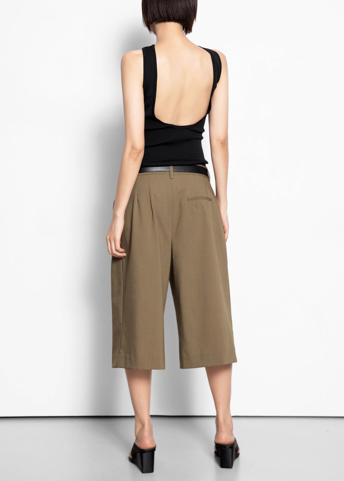 Meldert Bermuda Shorts - Khaki Brown β view 9 of 10