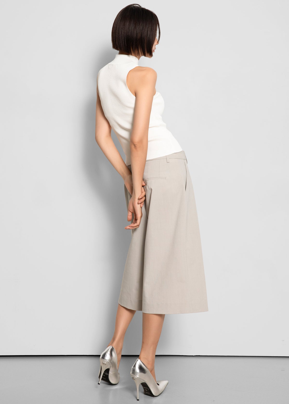 Meldert Bermuda Shorts - Stone β view 7 of 8