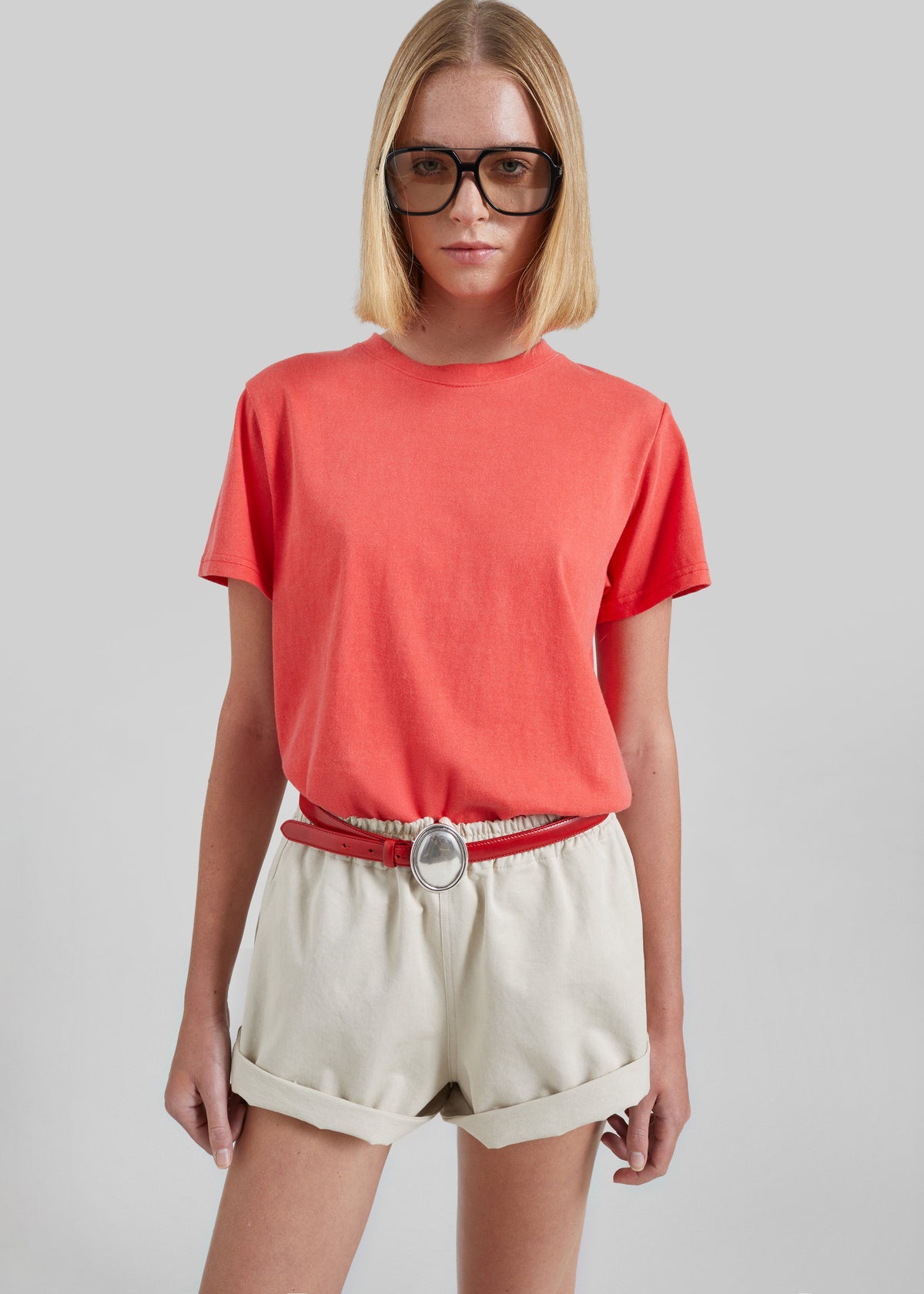 Meriot Simple Tee - Red β view 3 of 6
