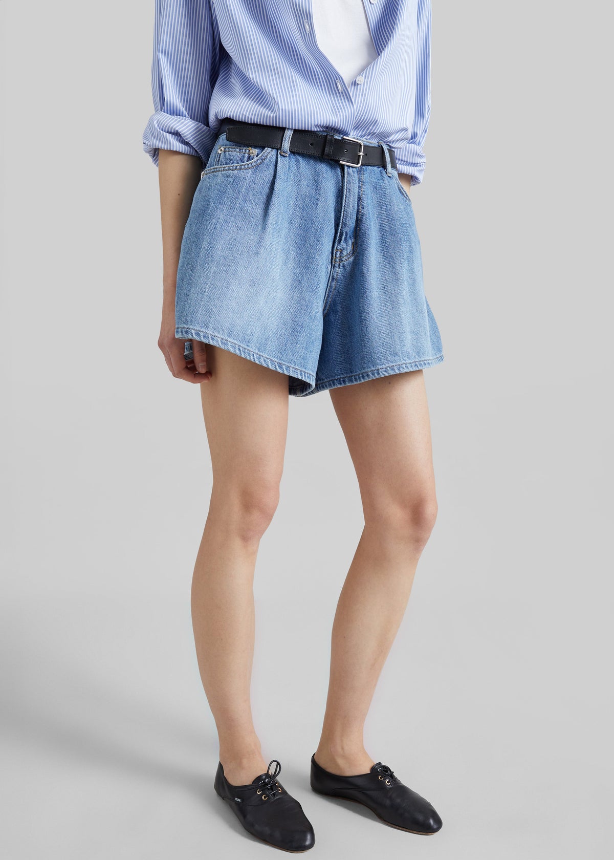 Mojave Pleated Denim Shorts - Medium Wash β view 5 of 8