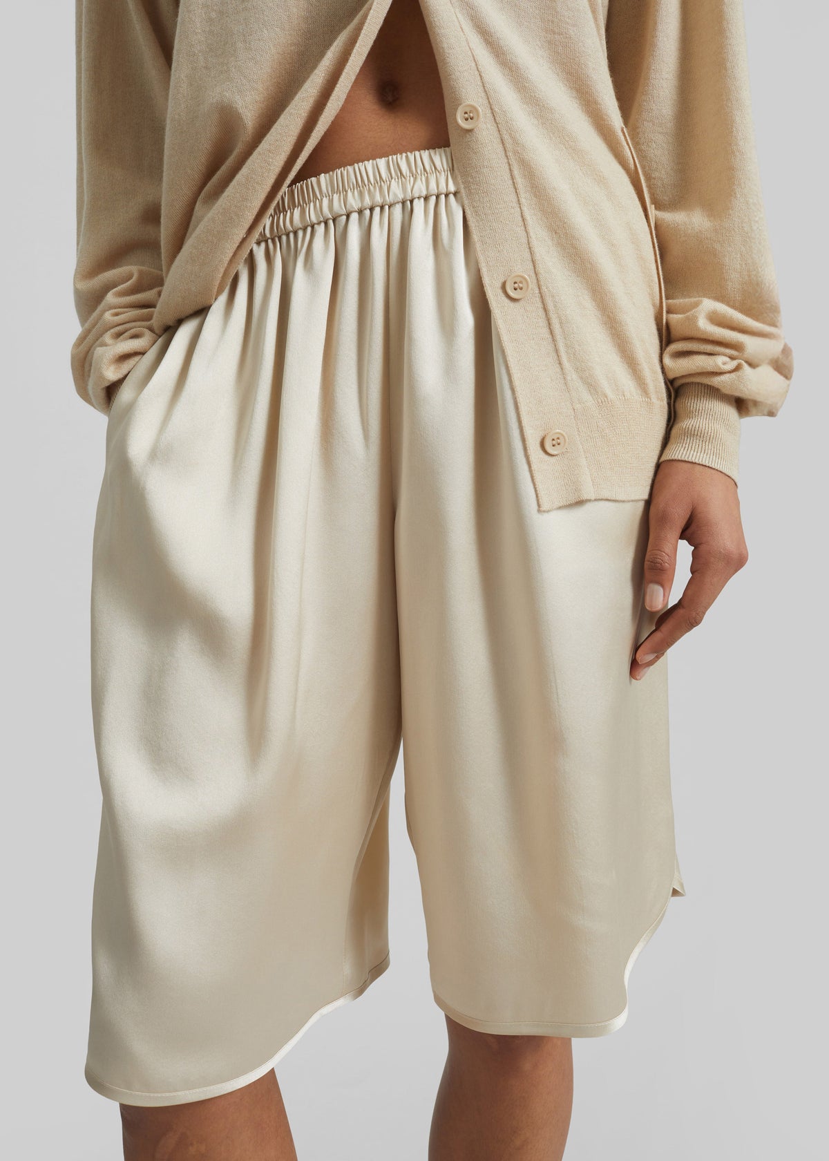 Nelis Silk Bermuda Shorts - Champagne β view 3 of 10