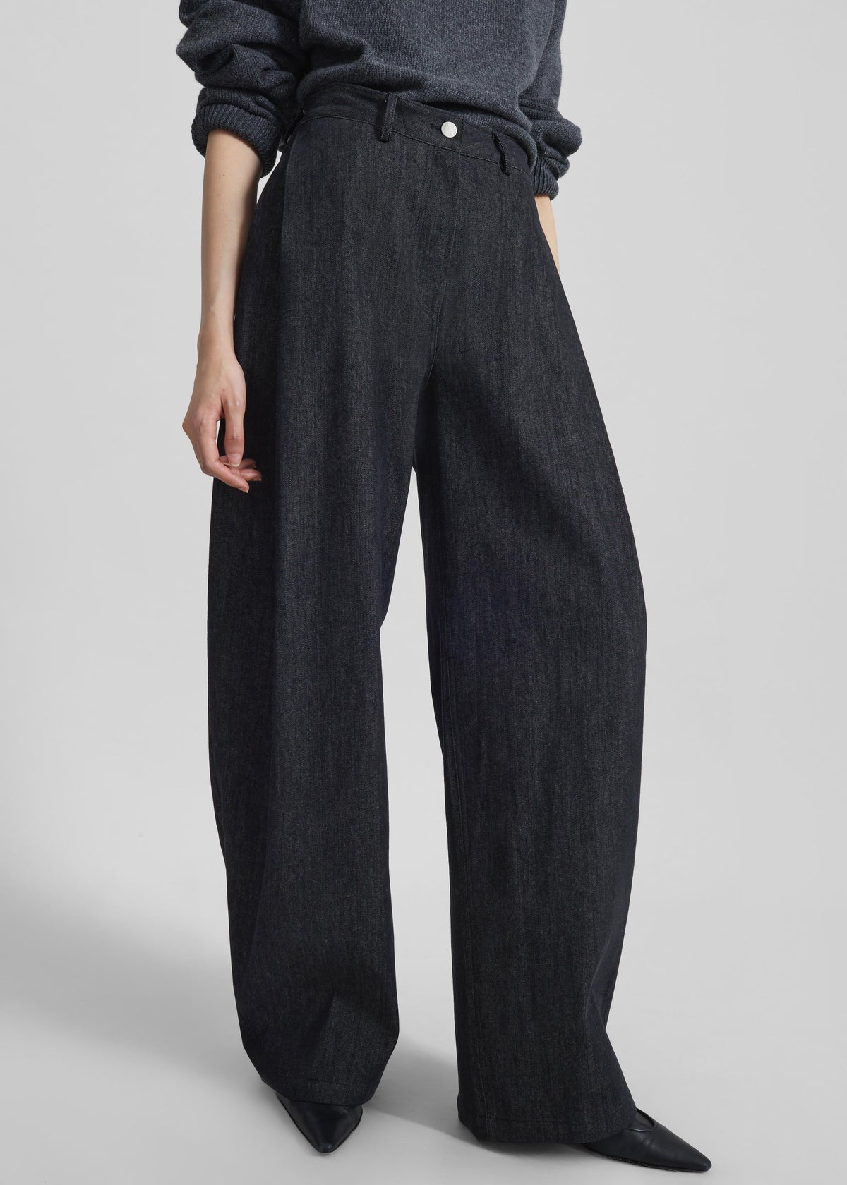 Nesna Barrel Leg Jeans - Black β view 1 of 1