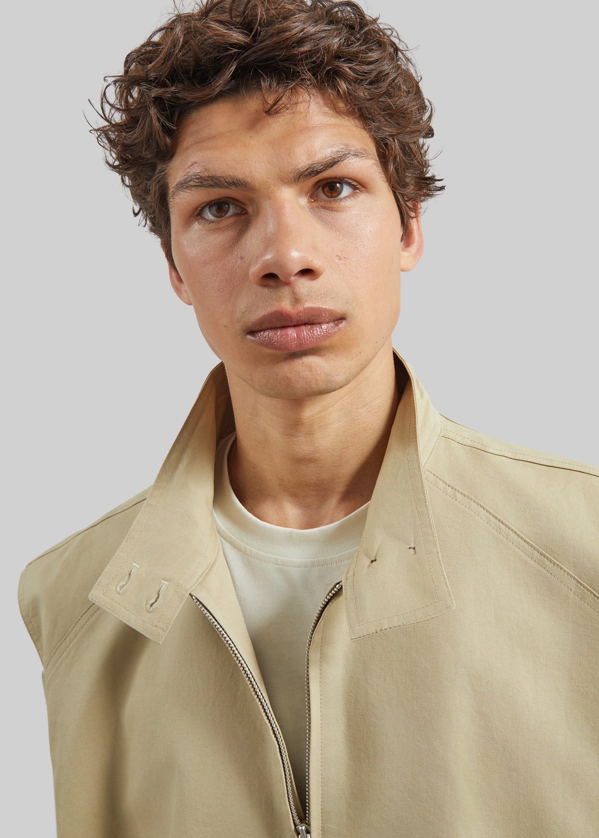 Oltrano Sleeveless Jacket - Beige β view 4 of 11