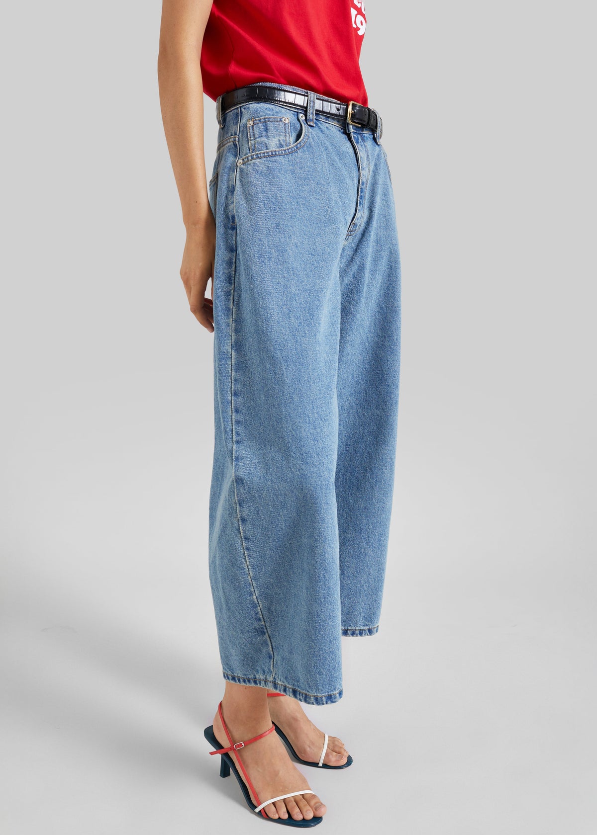Palmi Cropped Barrel Leg Jeans - Medium Wash β view 5 of 7