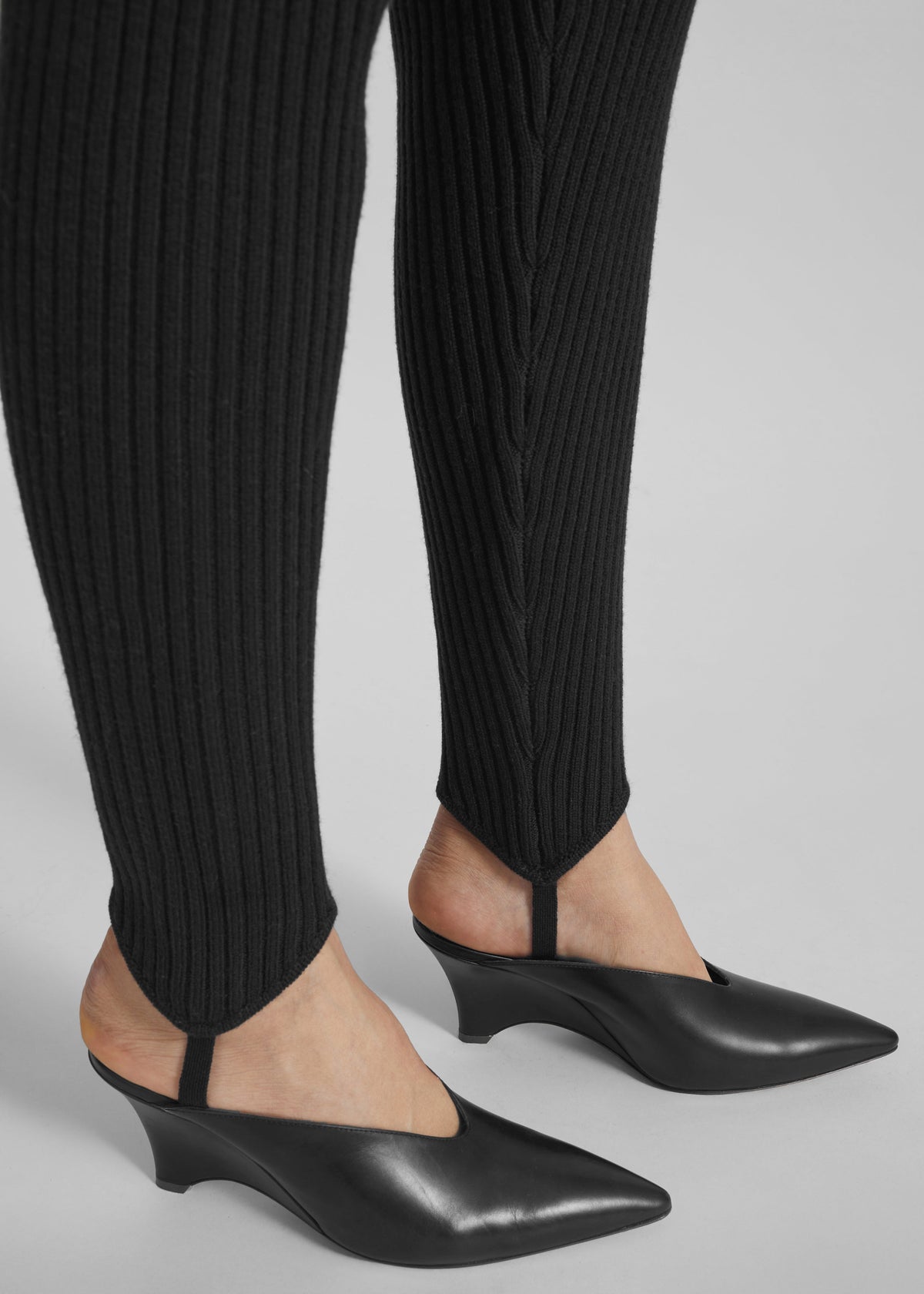 Piuma Knit Stirrup Leggings - Black β view 5 of 10