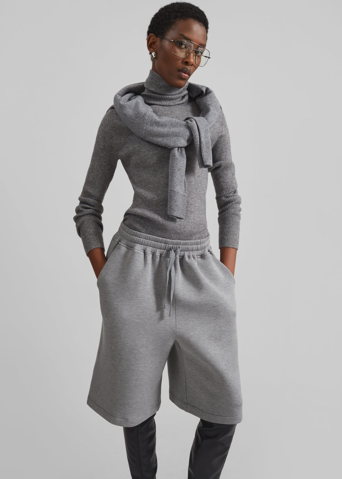 Rian Sweatshorts - Grey β view 4 of 9