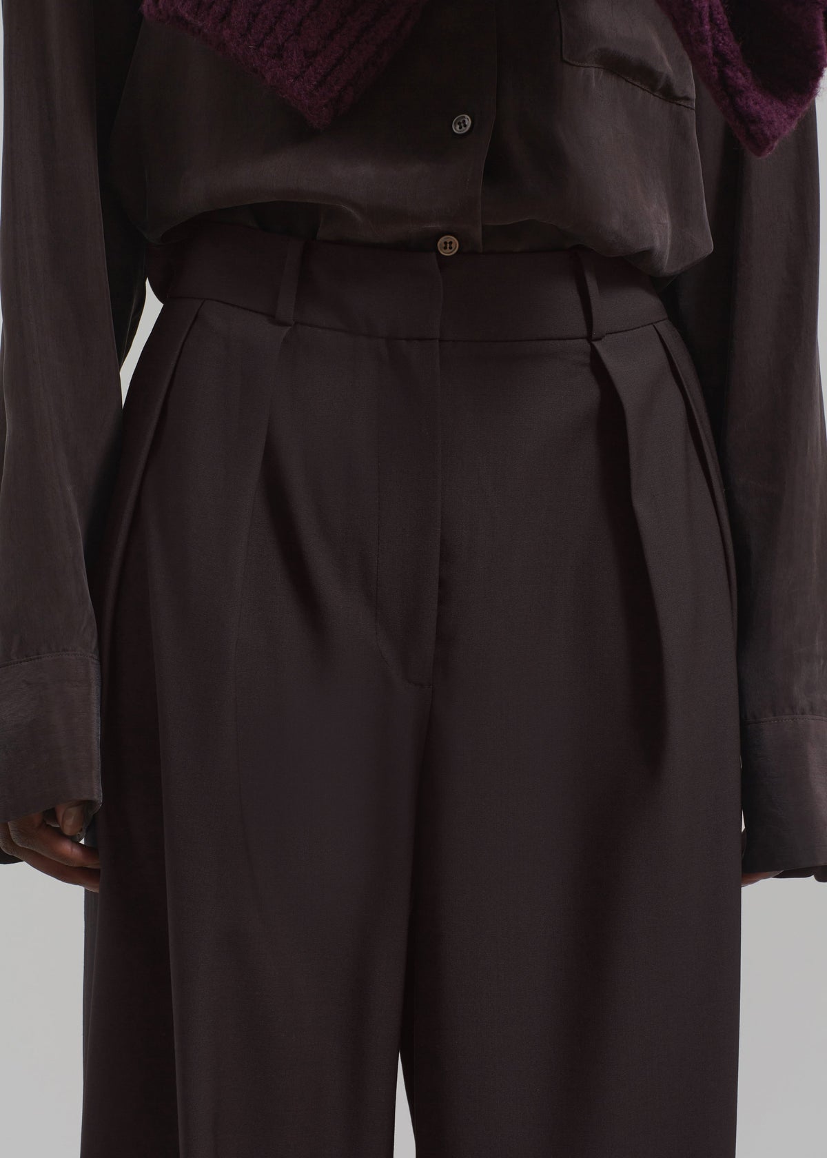 Ripley Pleated Trousers - Brown – view 4 of 9