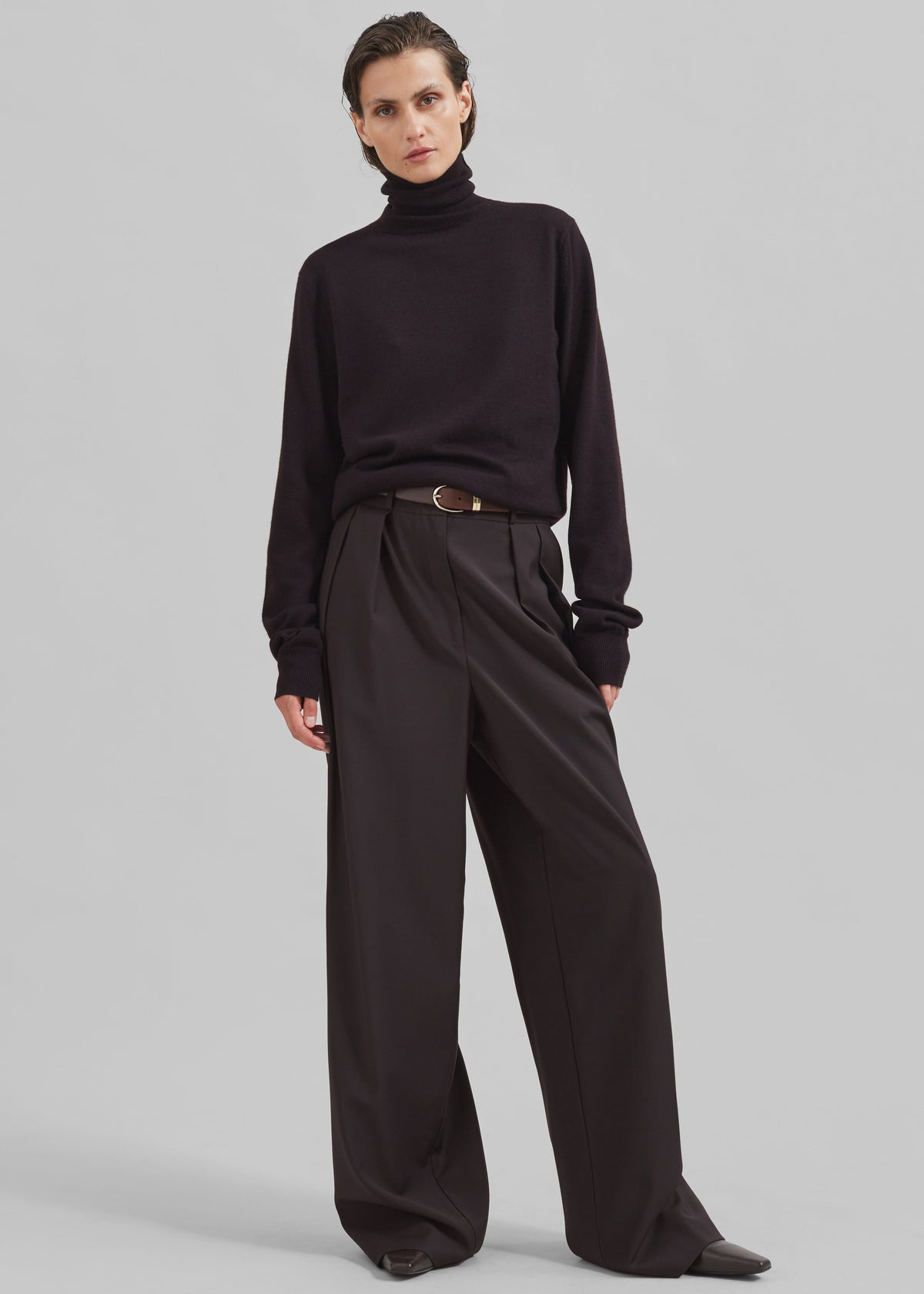 Ripley Pleated Trousers - Brown – view 6 of 9
