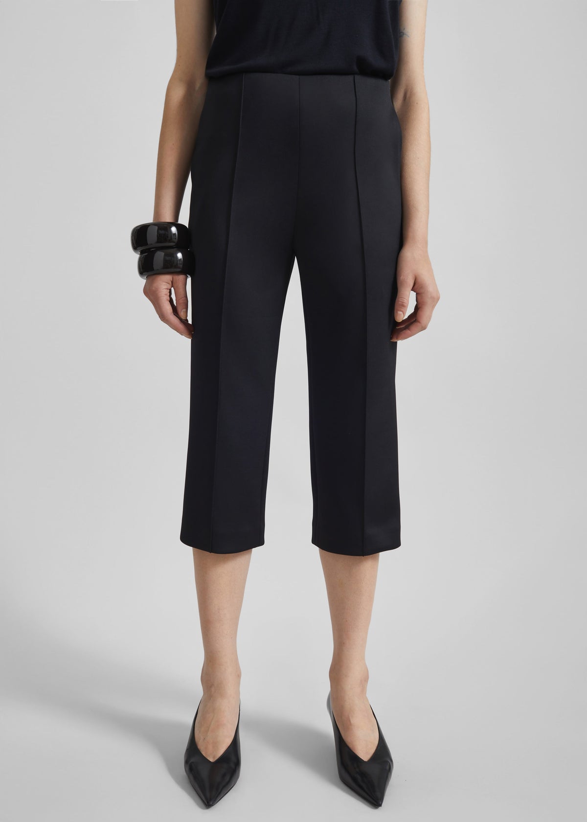 Rivoli Capri Pants - Black β view 4 of 7