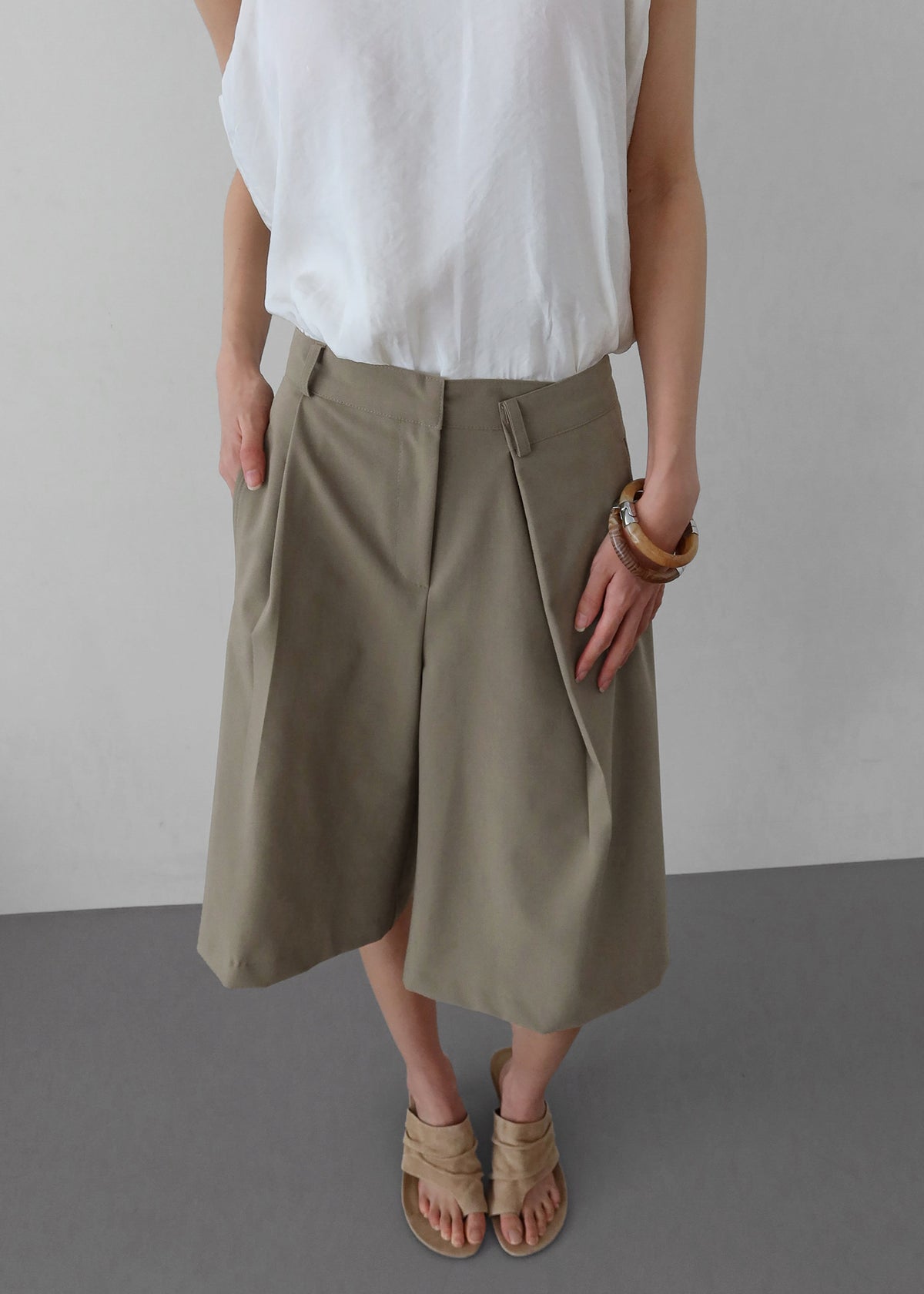 Rove Pleated Bermuda Shorts - Olive β view 3 of 6