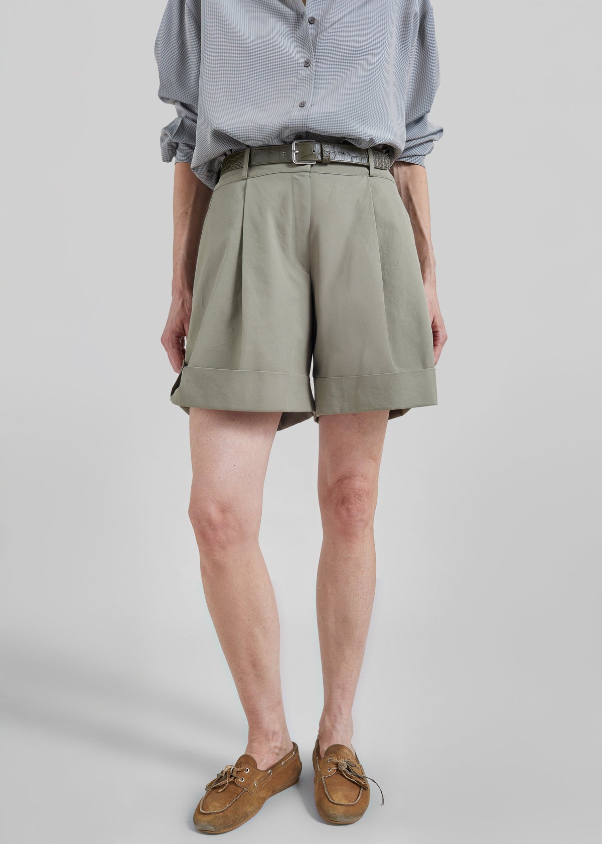 Rozane Pleated Cuff Shorts - Olive β view 6 of 8