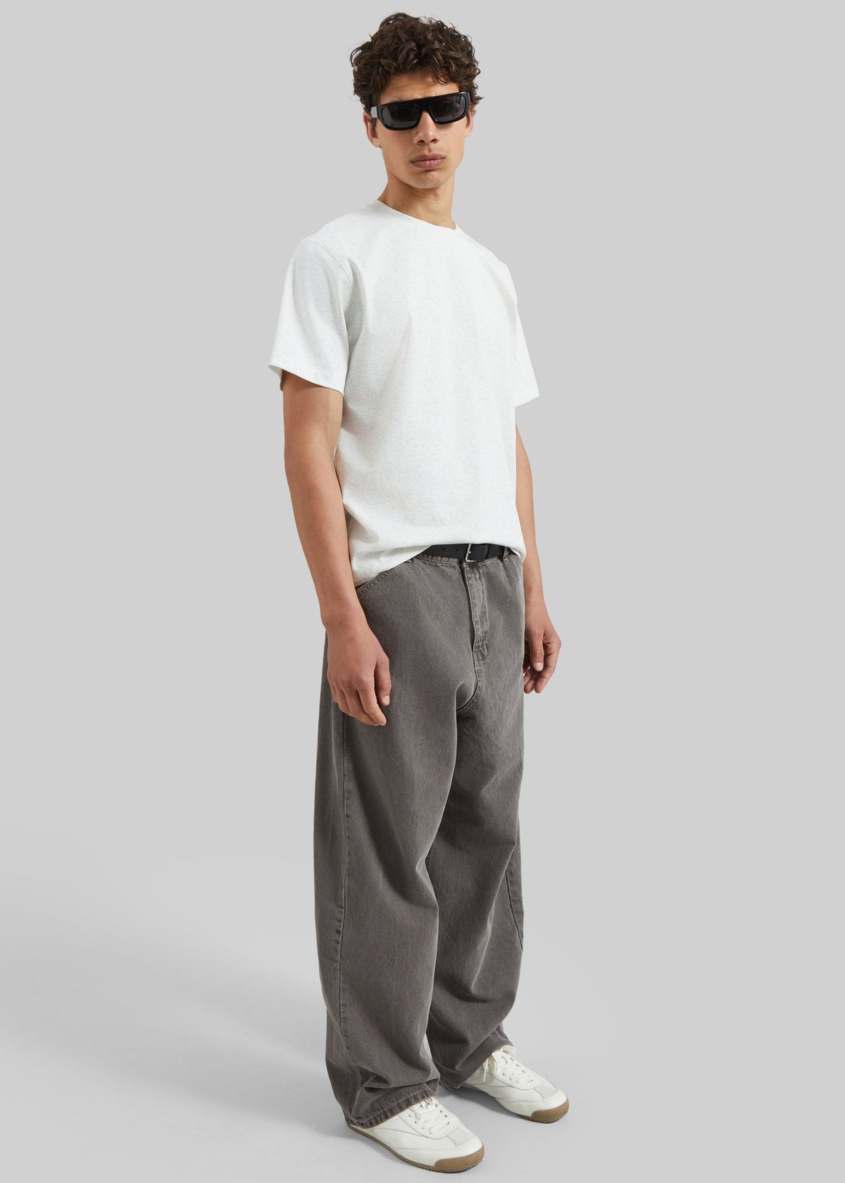 Salino Barrel Leg Jeans - Grey Wash β view 4 of 7
