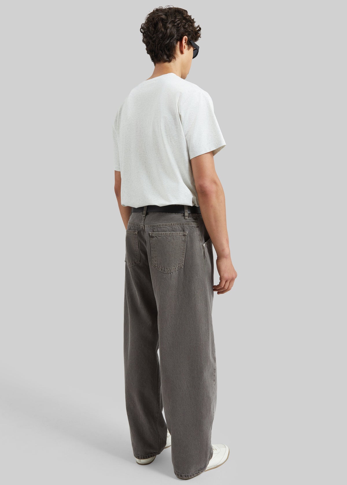 Salino Barrel Leg Jeans - Grey Wash β view 6 of 7
