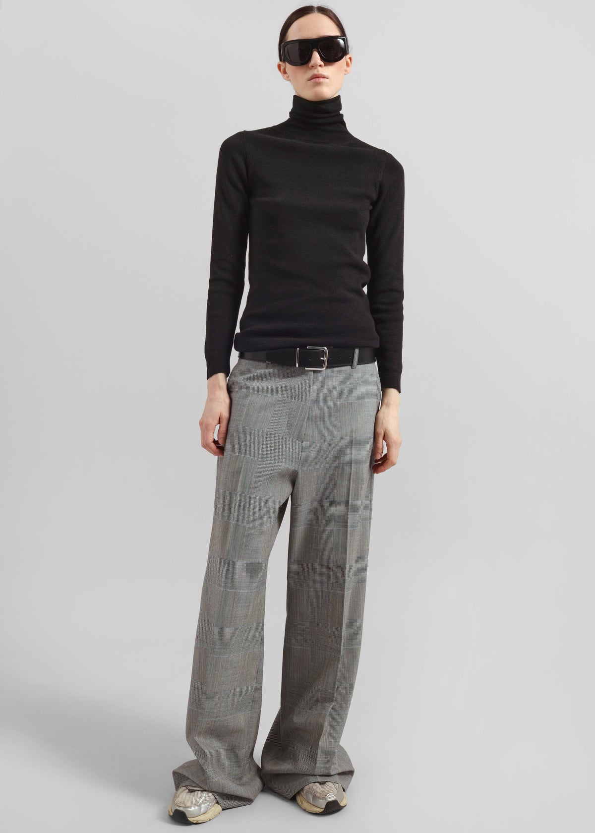 Utica Thin Turtleneck Sweater - Black – view 7 of 9
