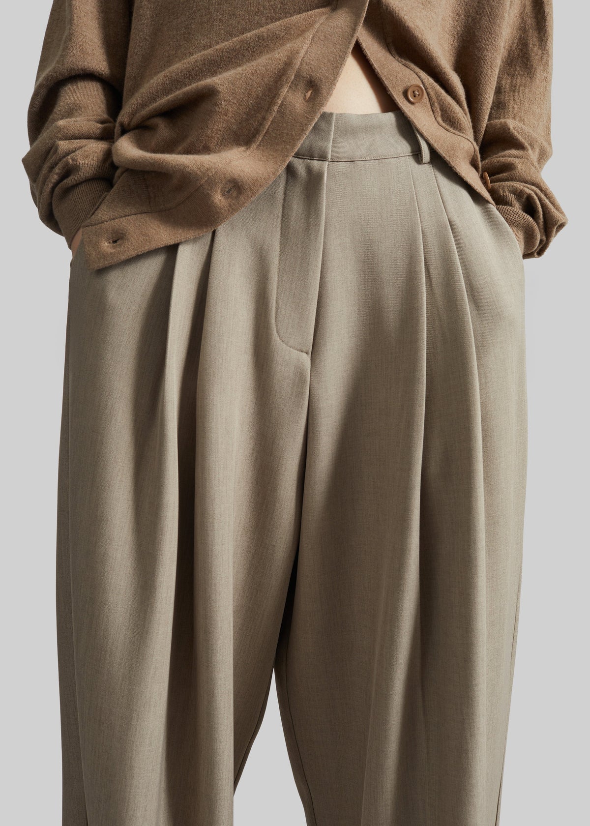 Venlo Pleated Trousers - Beige β view 6 of 9