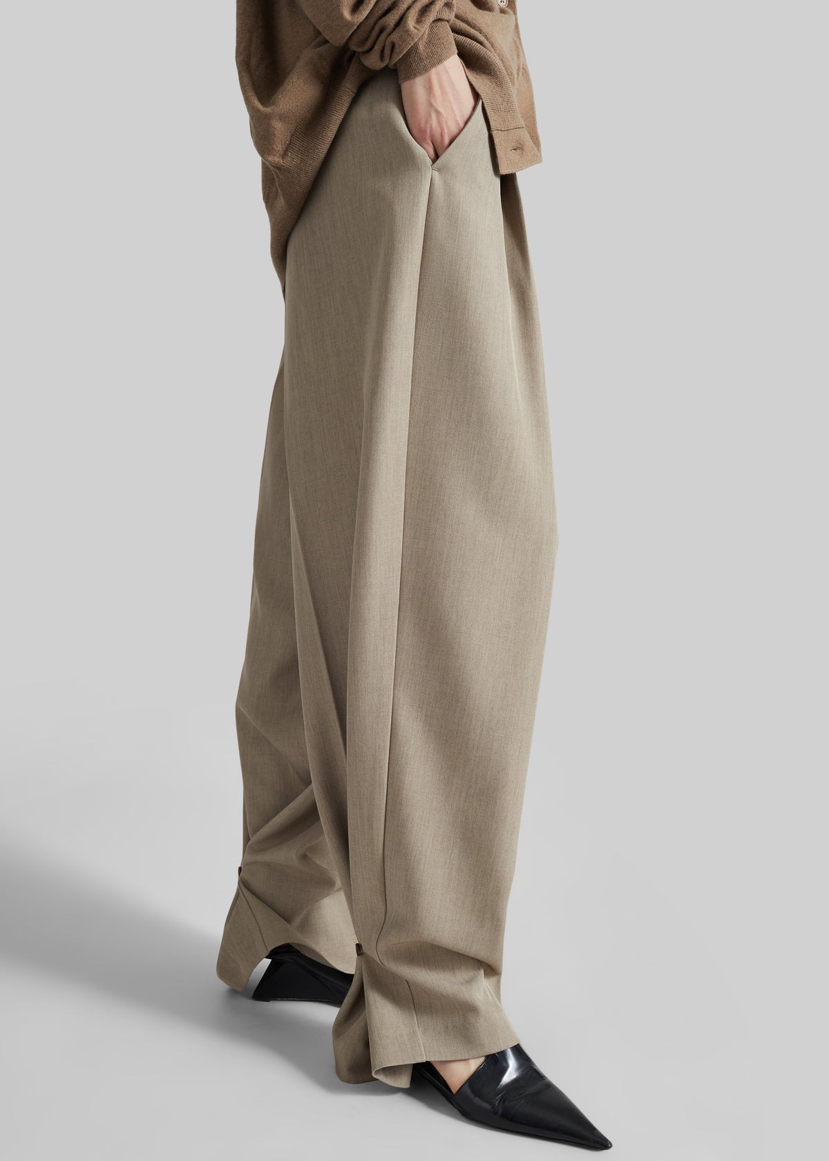 Venlo Pleated Trousers - Beige β view 7 of 9