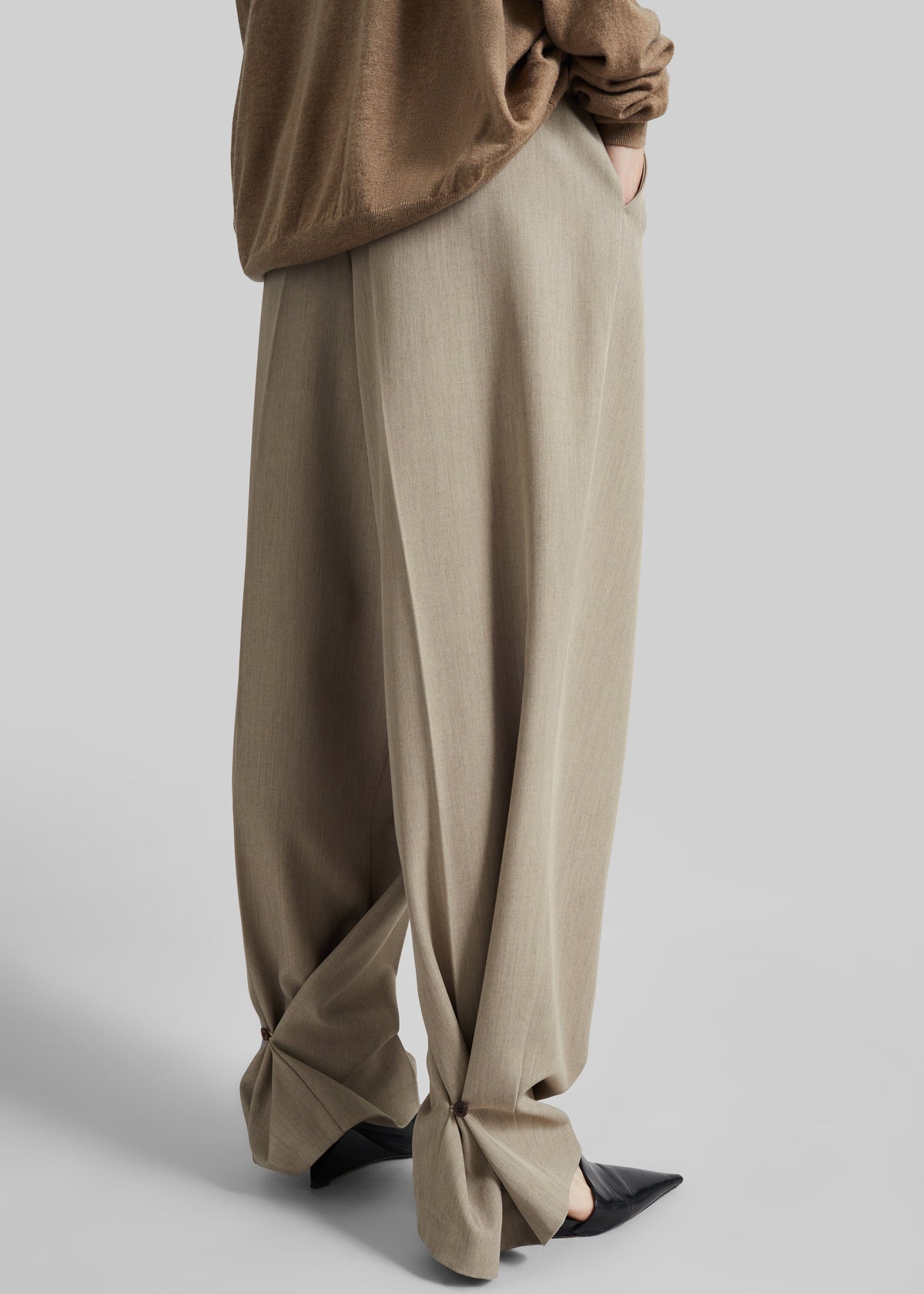 Venlo Pleated Trousers - Beige β view 2 of 9
