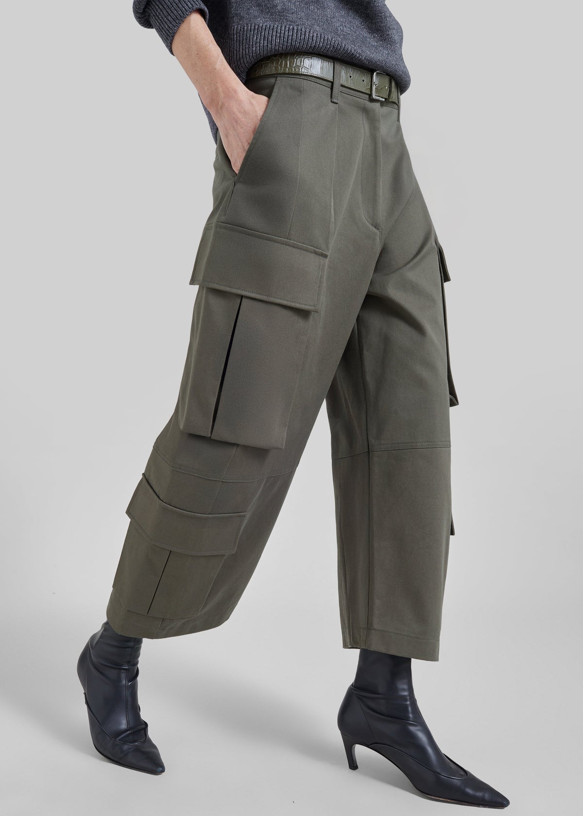 Villeron Cropped Cargo Pants - Dark Olive β view 3 of 10