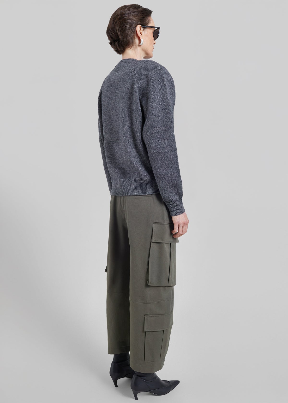 Villeron Cropped Cargo Pants - Dark Olive β view 9 of 10