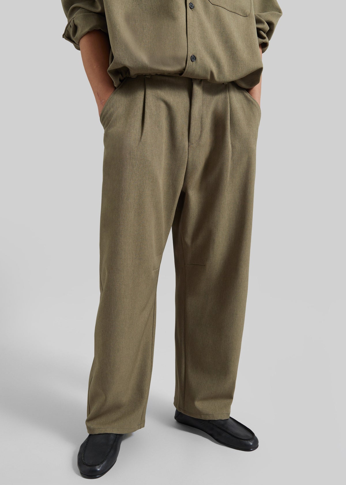 Alessio Straight Trousers - Olive – view 5 of 9