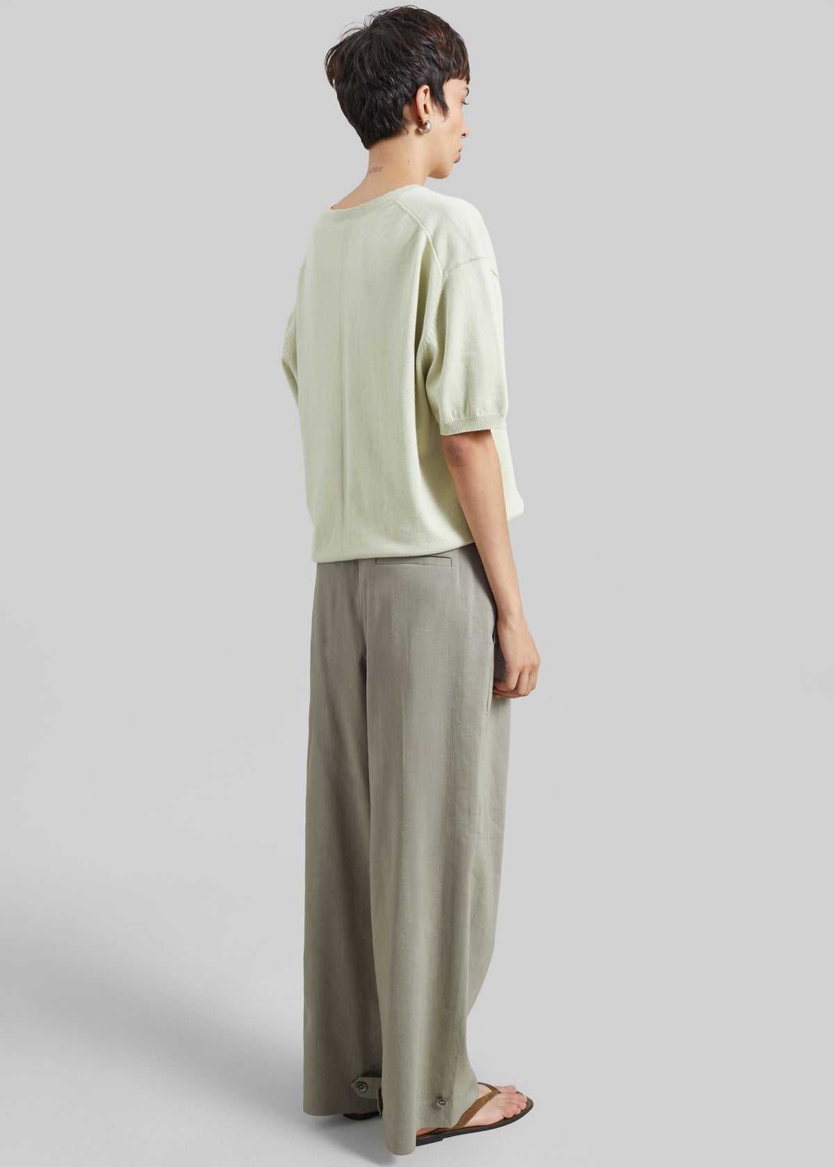 Auray Pleated Trousers - Olive – view 9 of 10