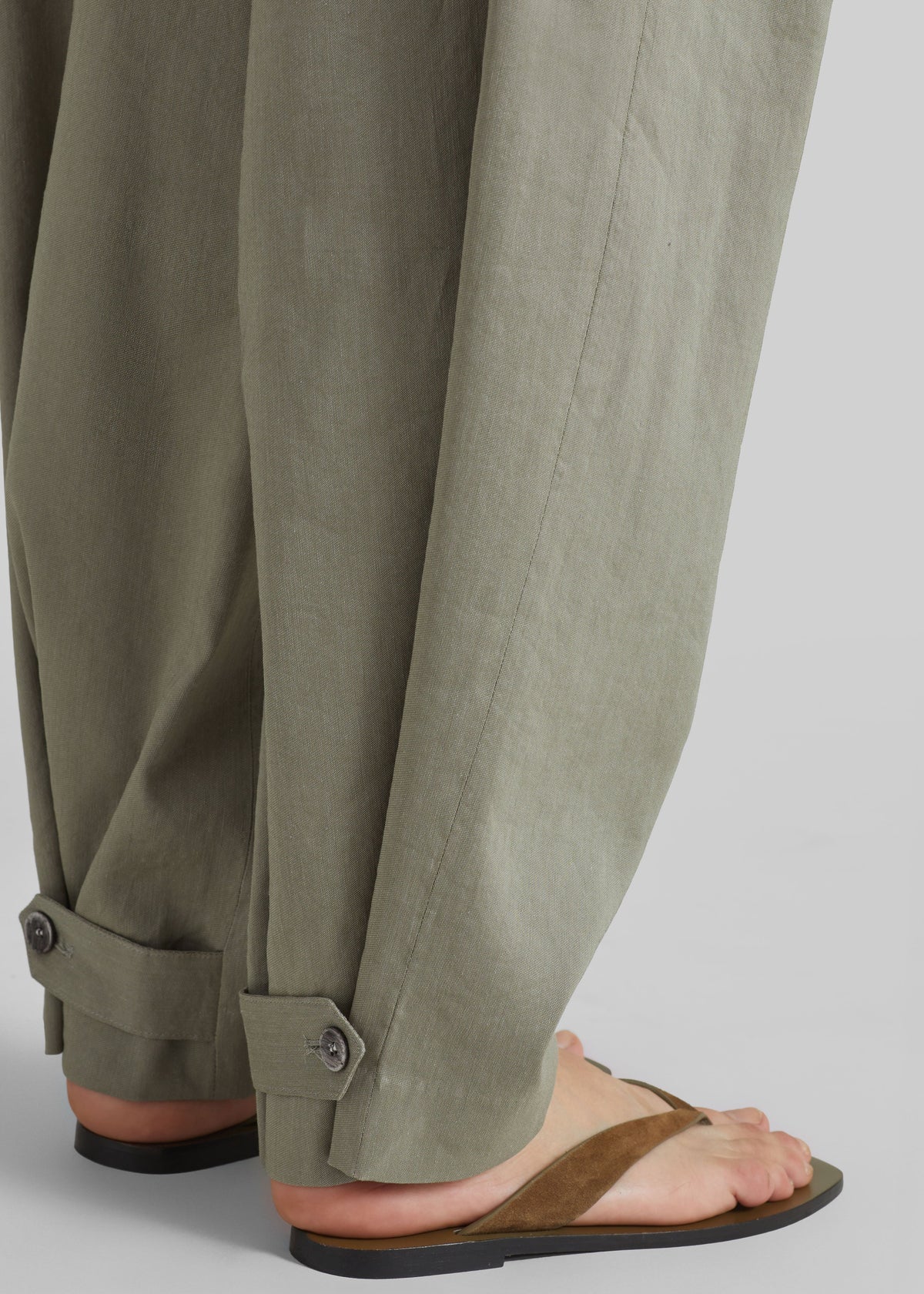 Auray Pleated Trousers - Olive – view 5 of 10